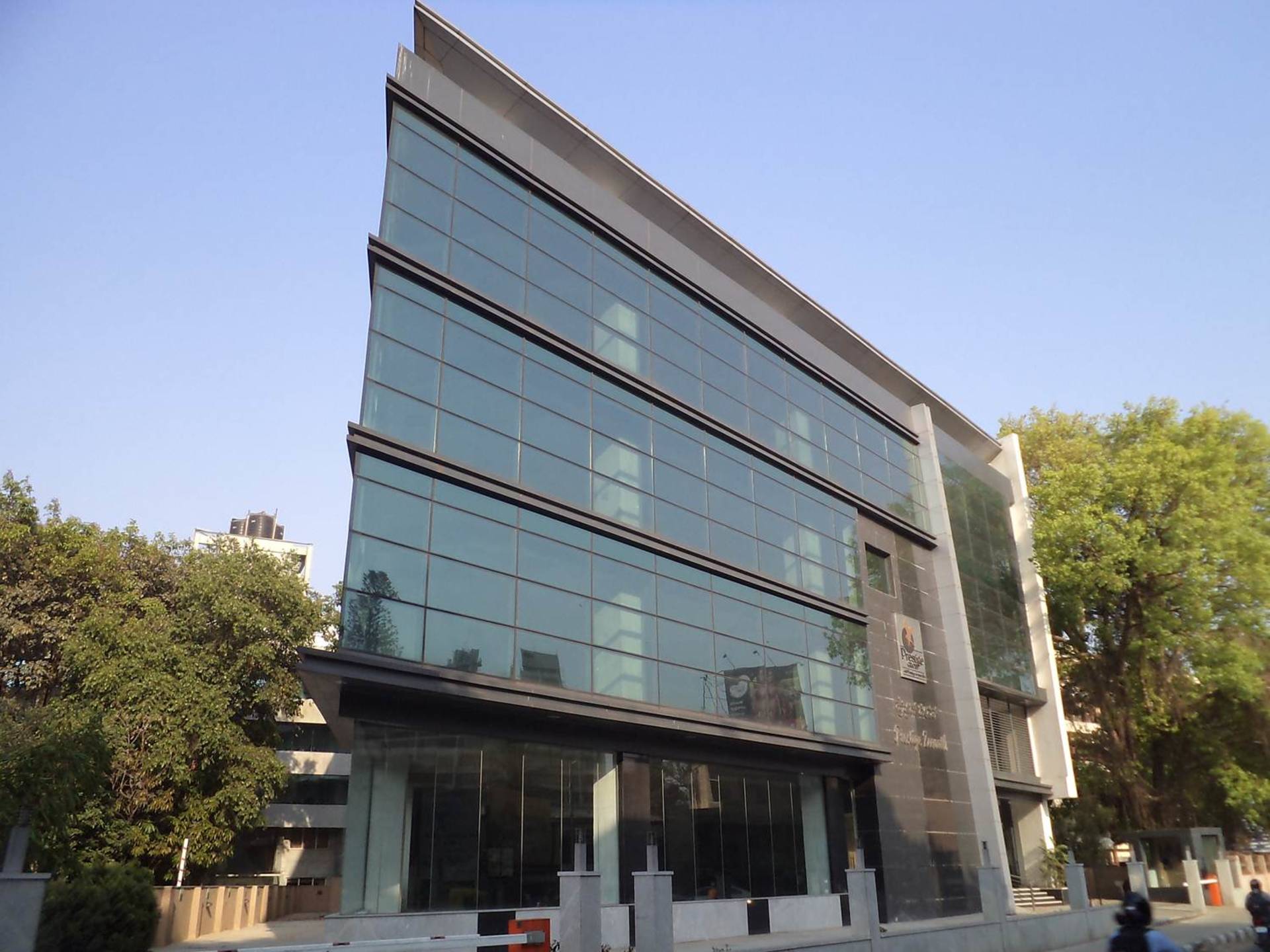 Smartworks (Prestige Zeenath House), Fort Road | JLL Properties - IN