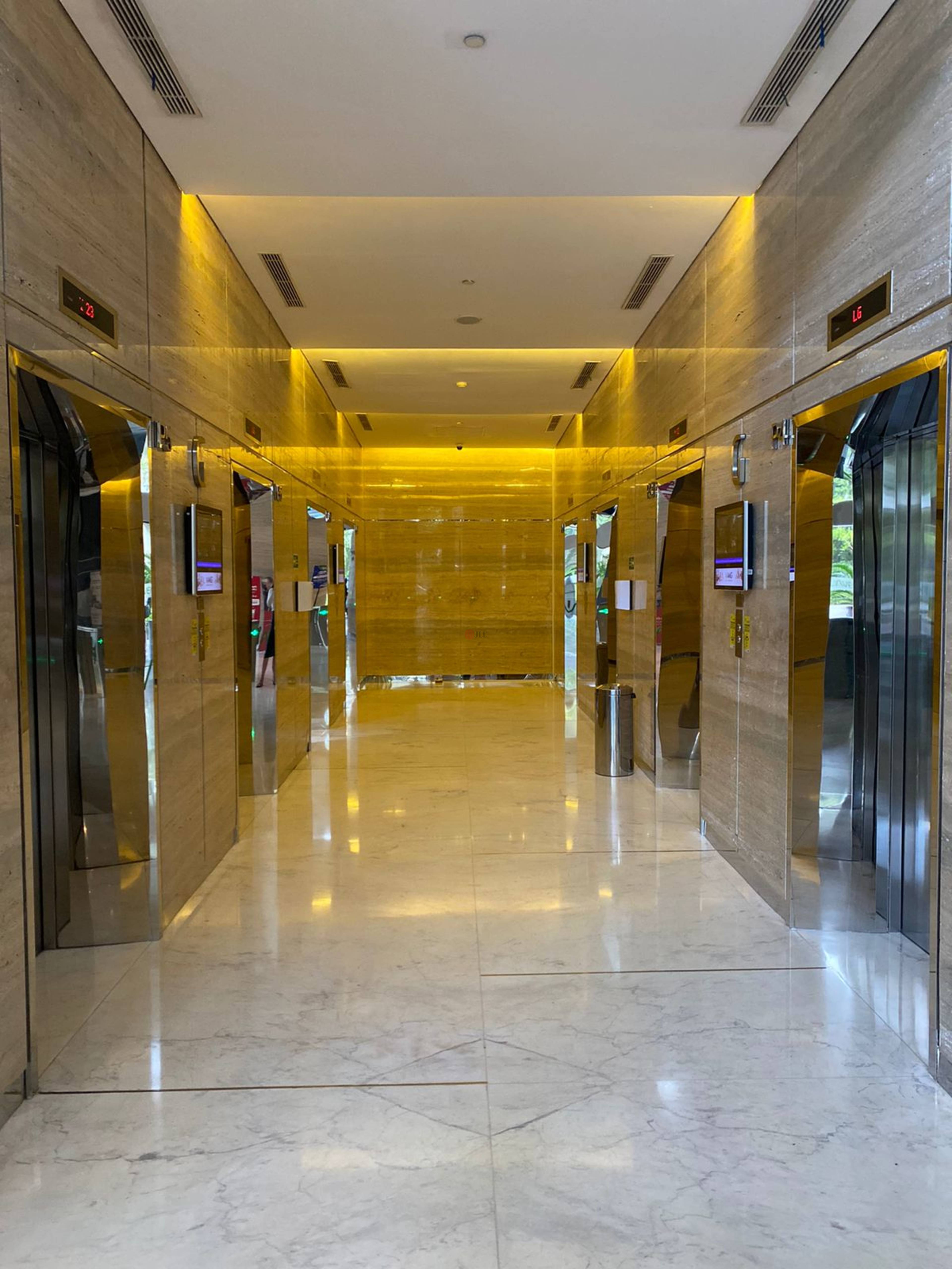 Jalan Raya Pasar L'Avenue, Jl. Raya Pasar Minggu Kav.16 | JLL Indonesia
