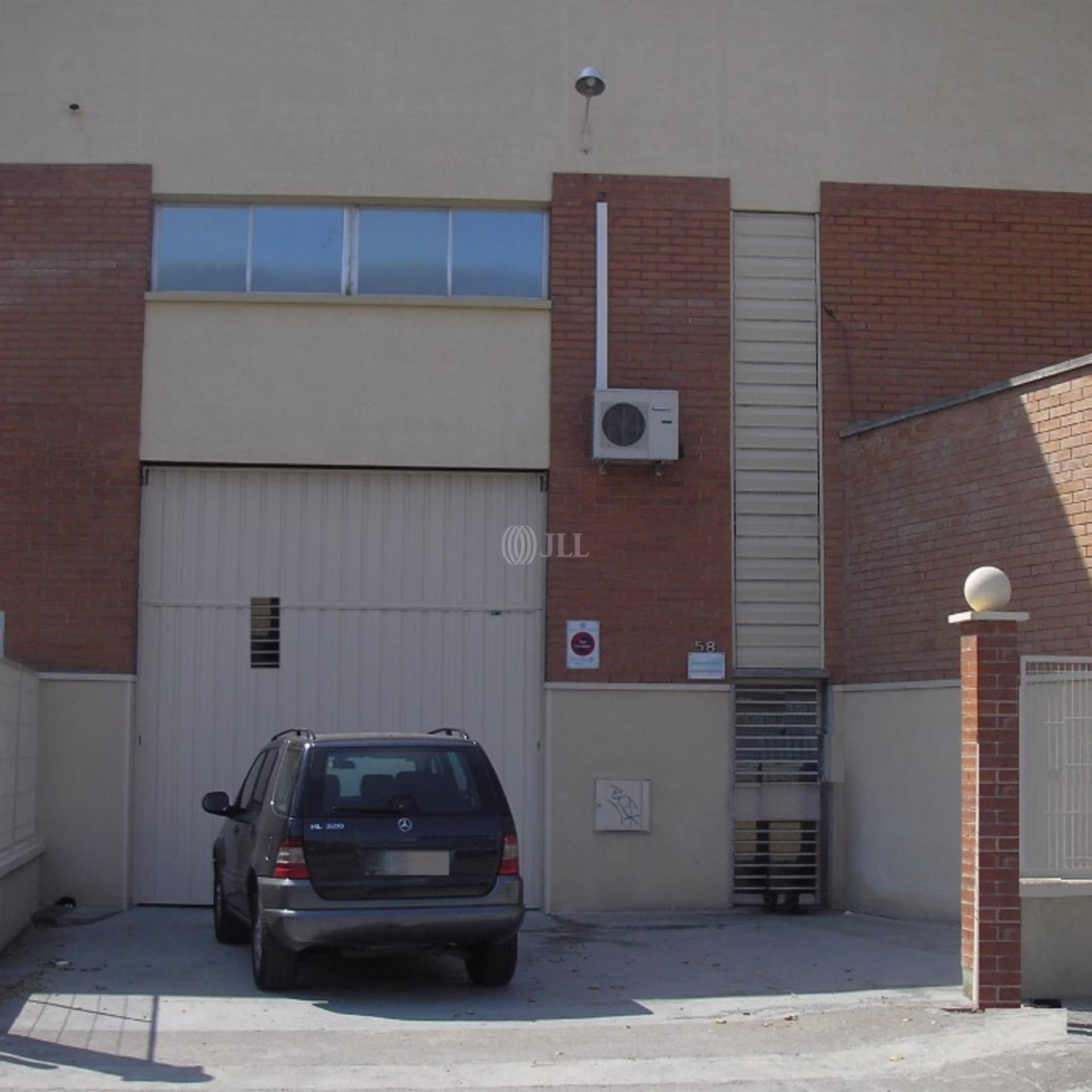 B0263 NAVE INDUSTRIAL EN ALQUILER BADALONA