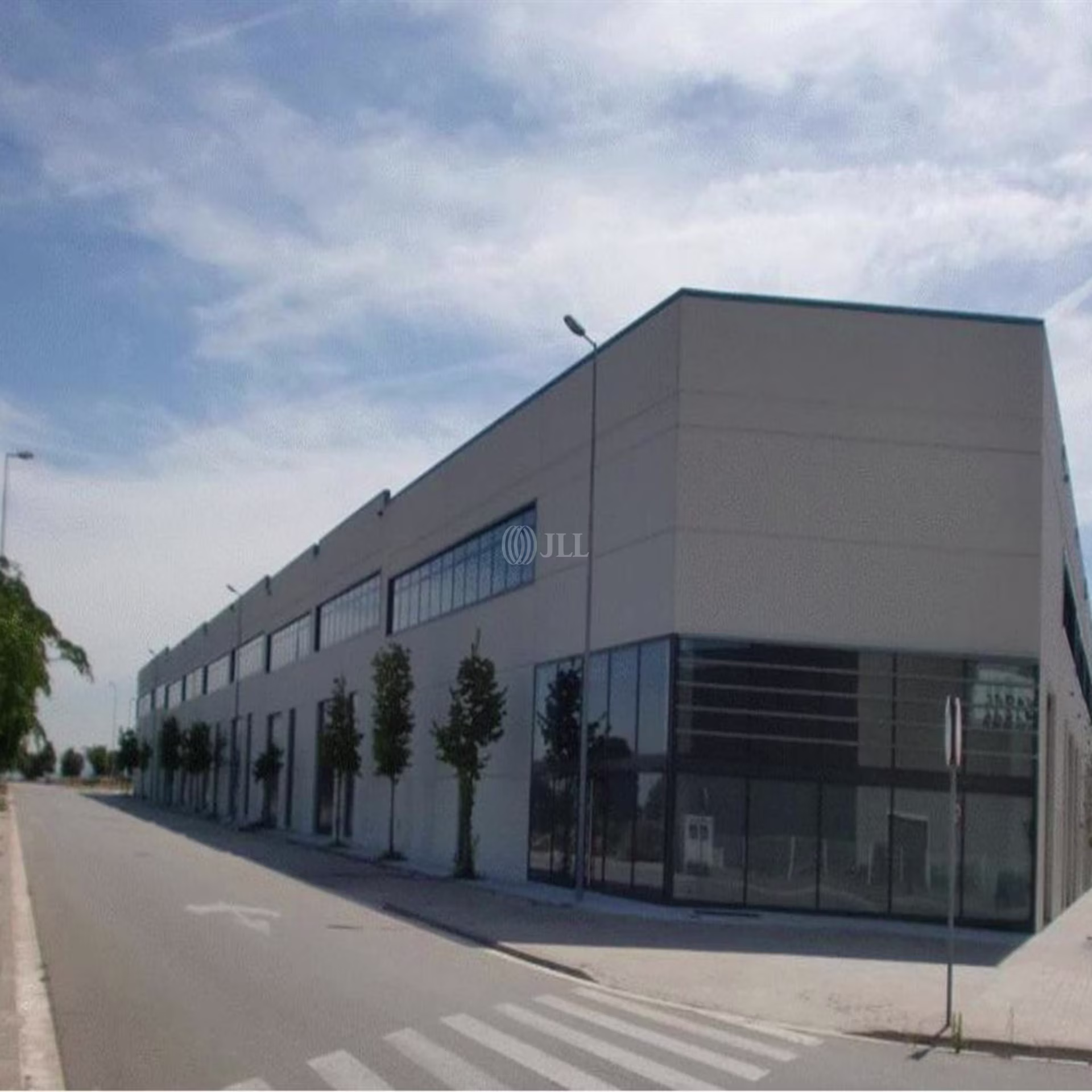 B1558 NAVES INDUSTRIALES SABADELL EN ALQUILER