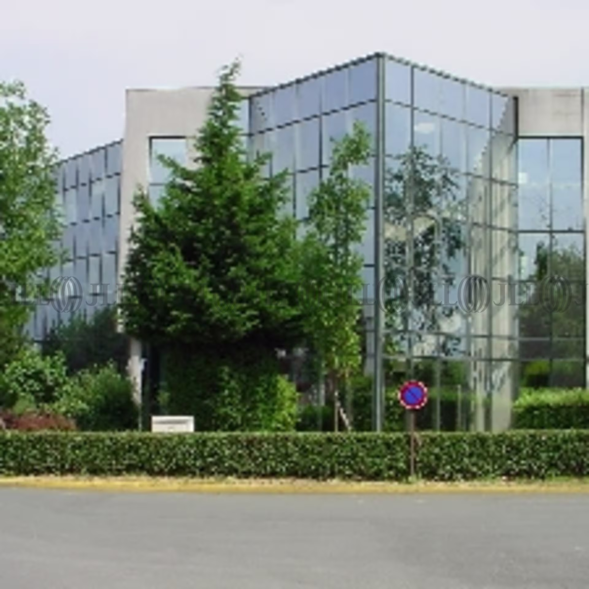 16 RUE GEORGES BESSE