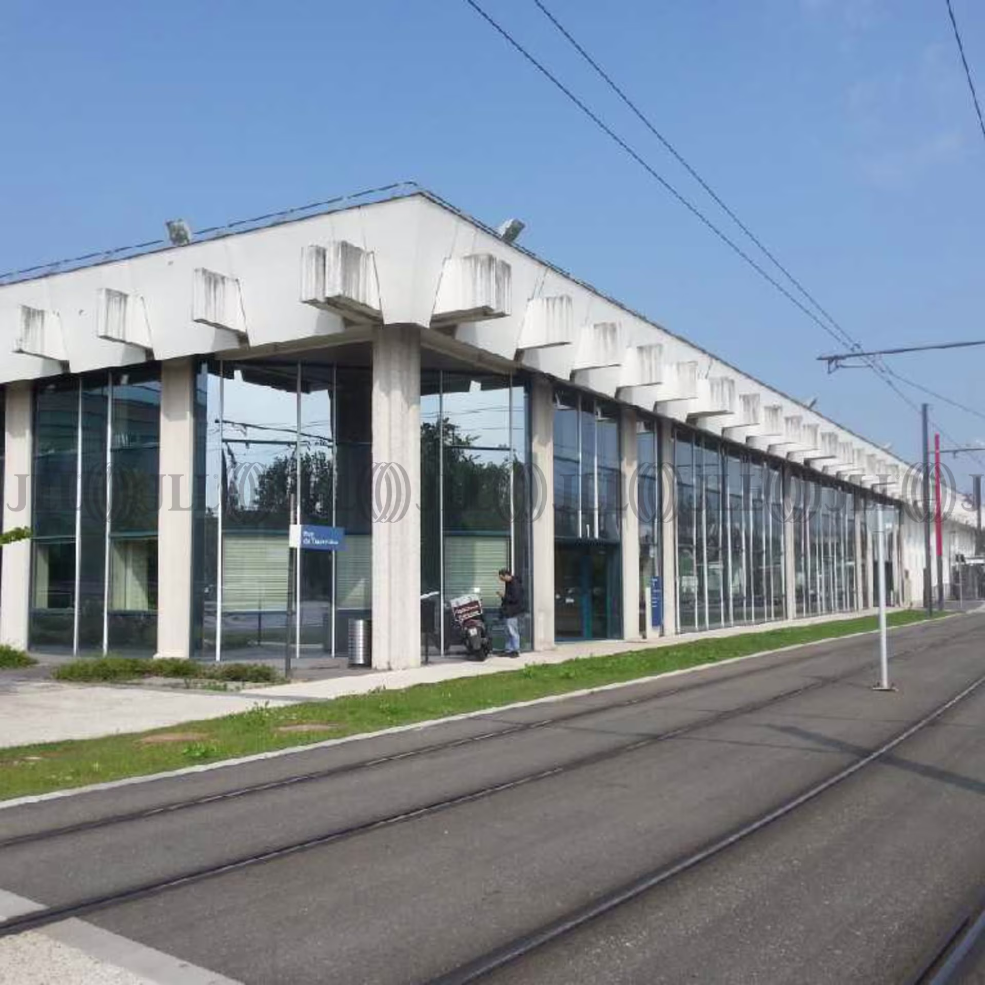 1-7 RUE TRAVERSIERE