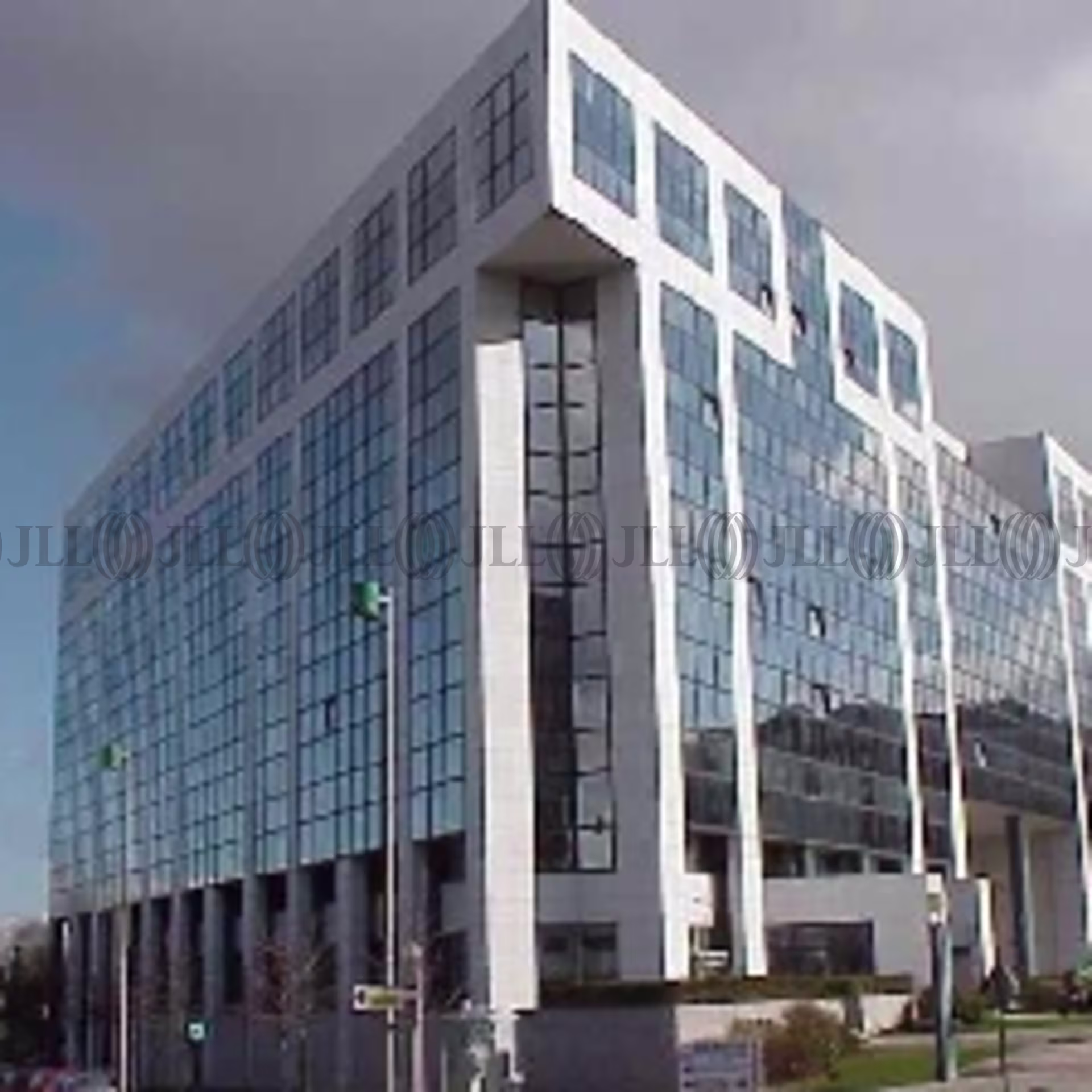 10-12 AVENUE MONTAIGNE