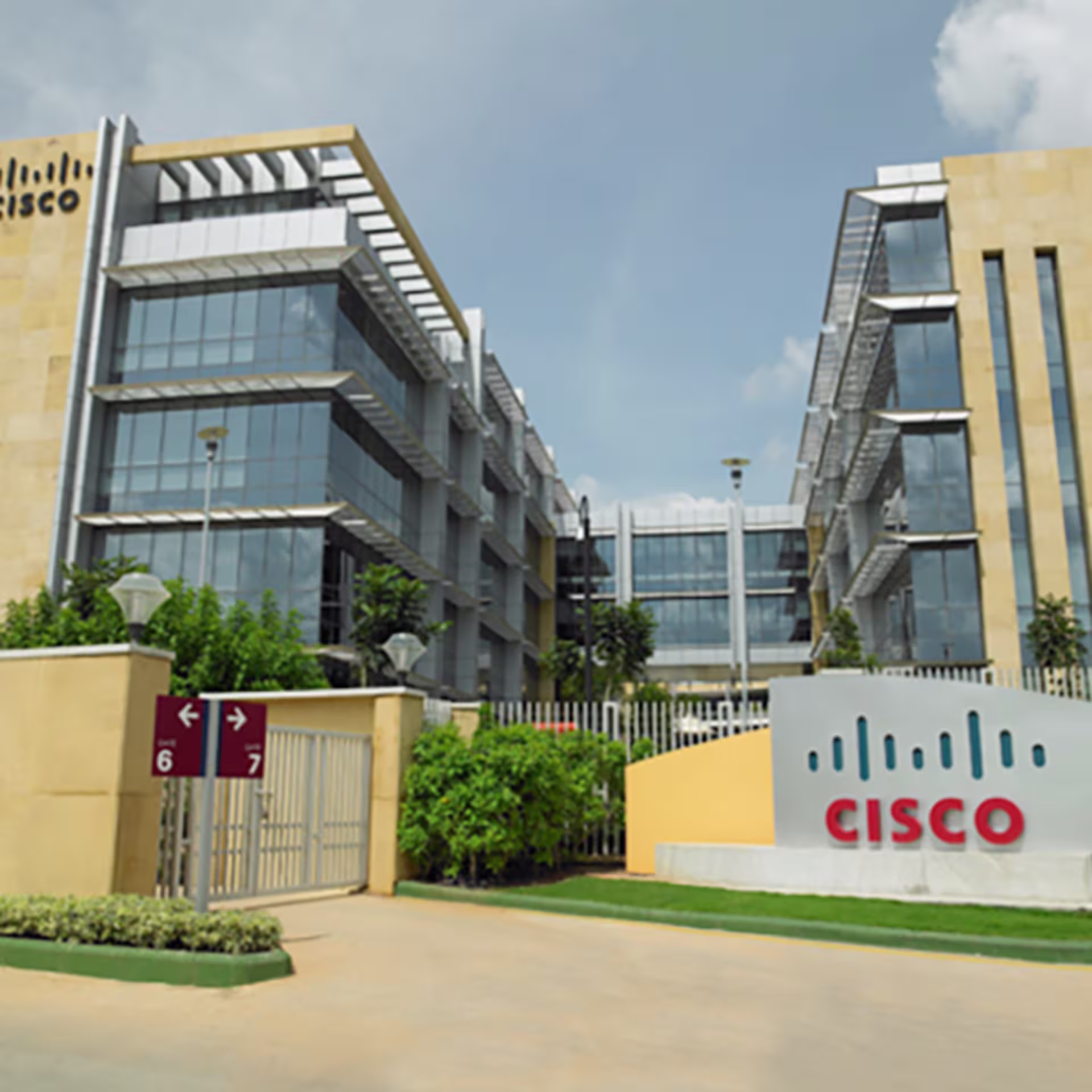 Sarjapur - Marathahalli Outer Ring Road, Post, Kadubisanahalli, Bellandur
