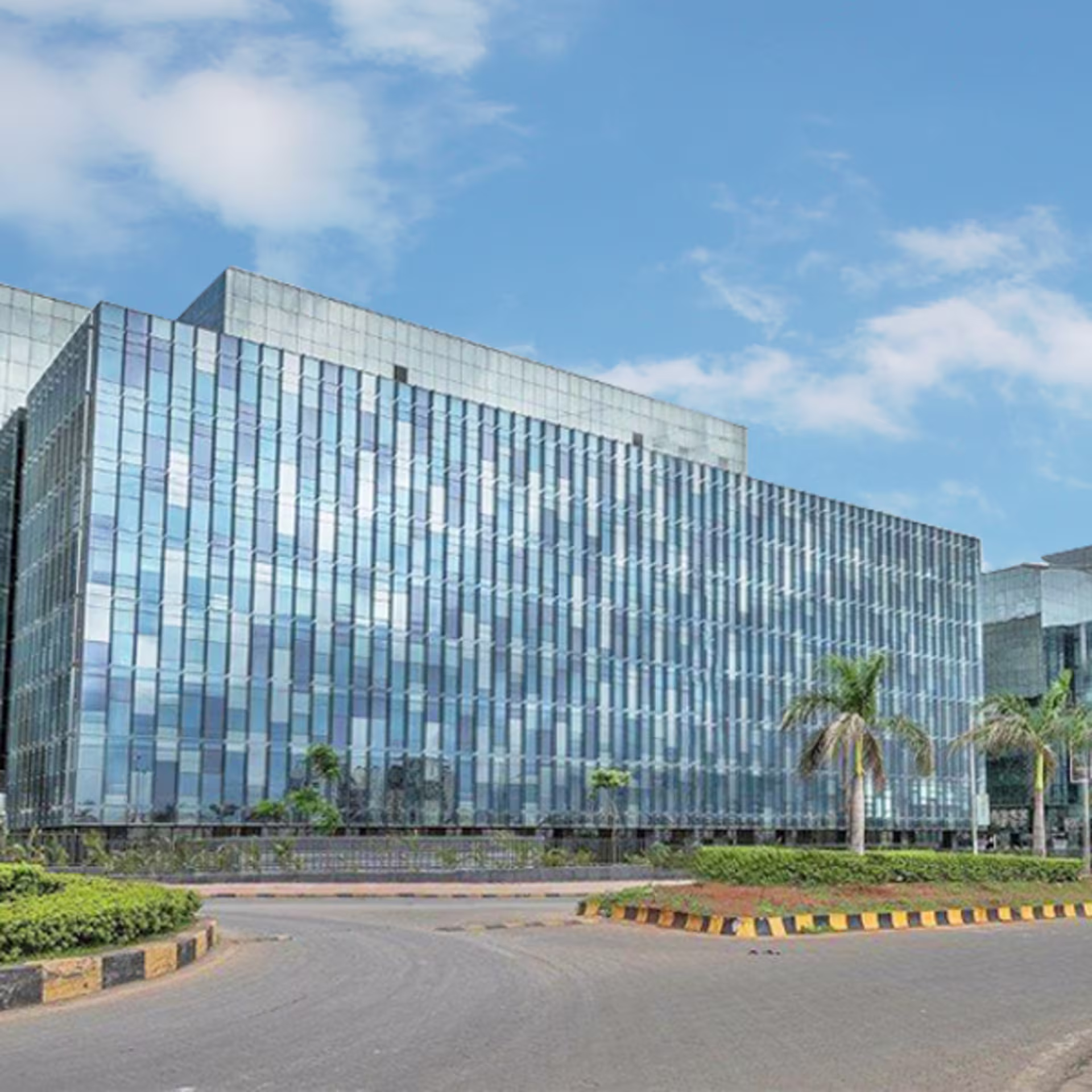 Dholepatil Farms Road, Opposite EON Free Zone