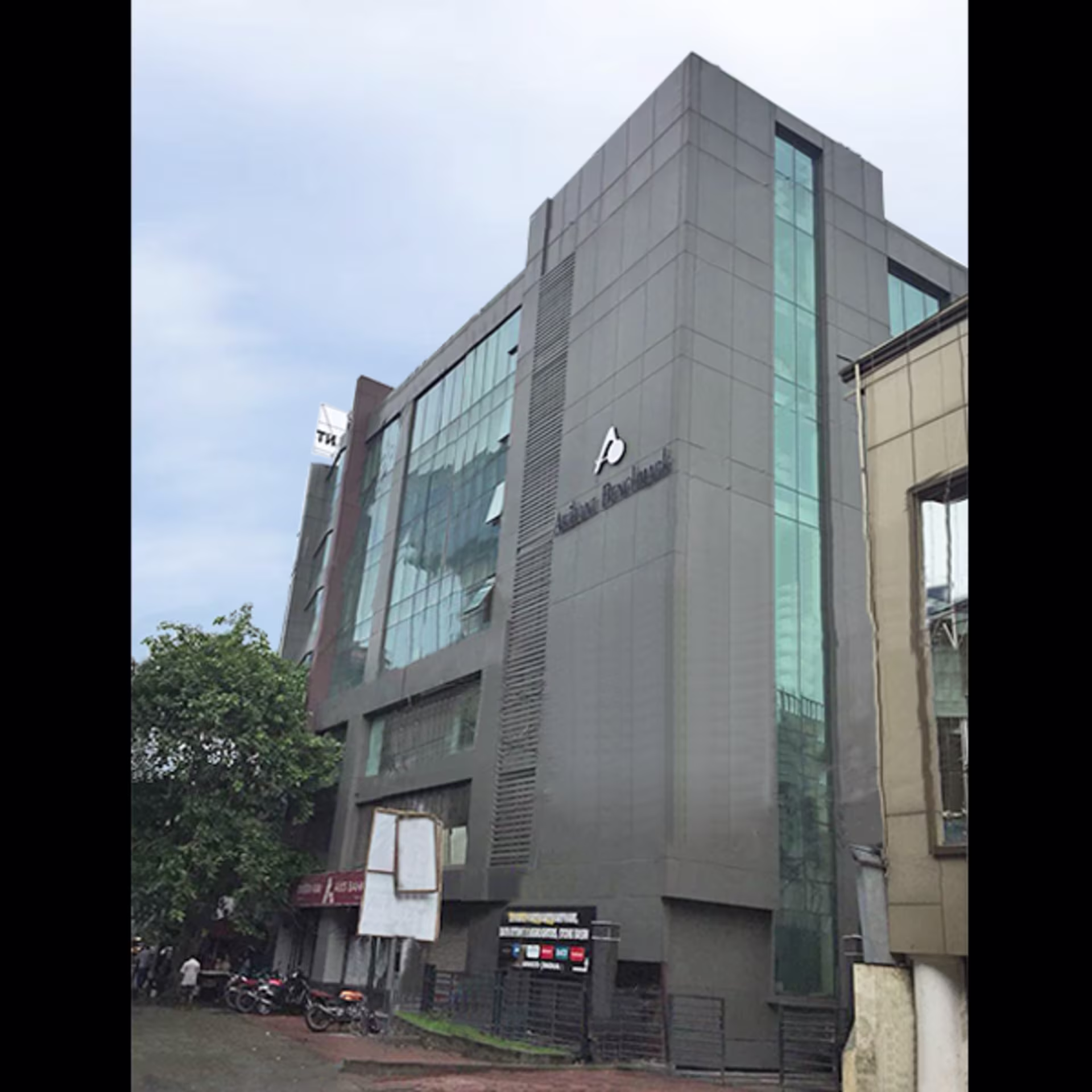 JBS Haldane Ave, Matheswar Road, Topsia South