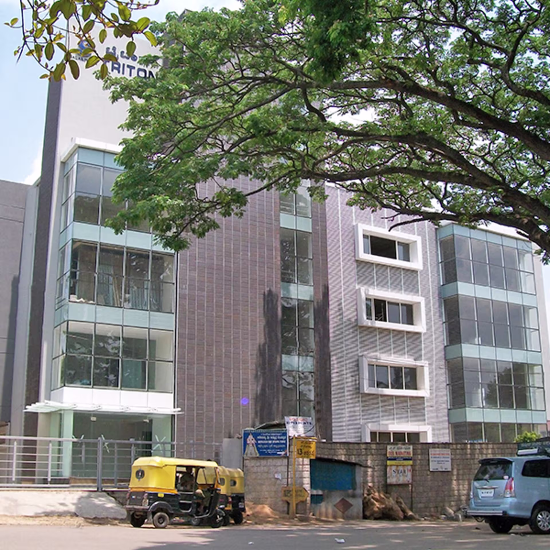 Adugodi, Baldwins College Road, Gajendra Nagar, Neelasandra