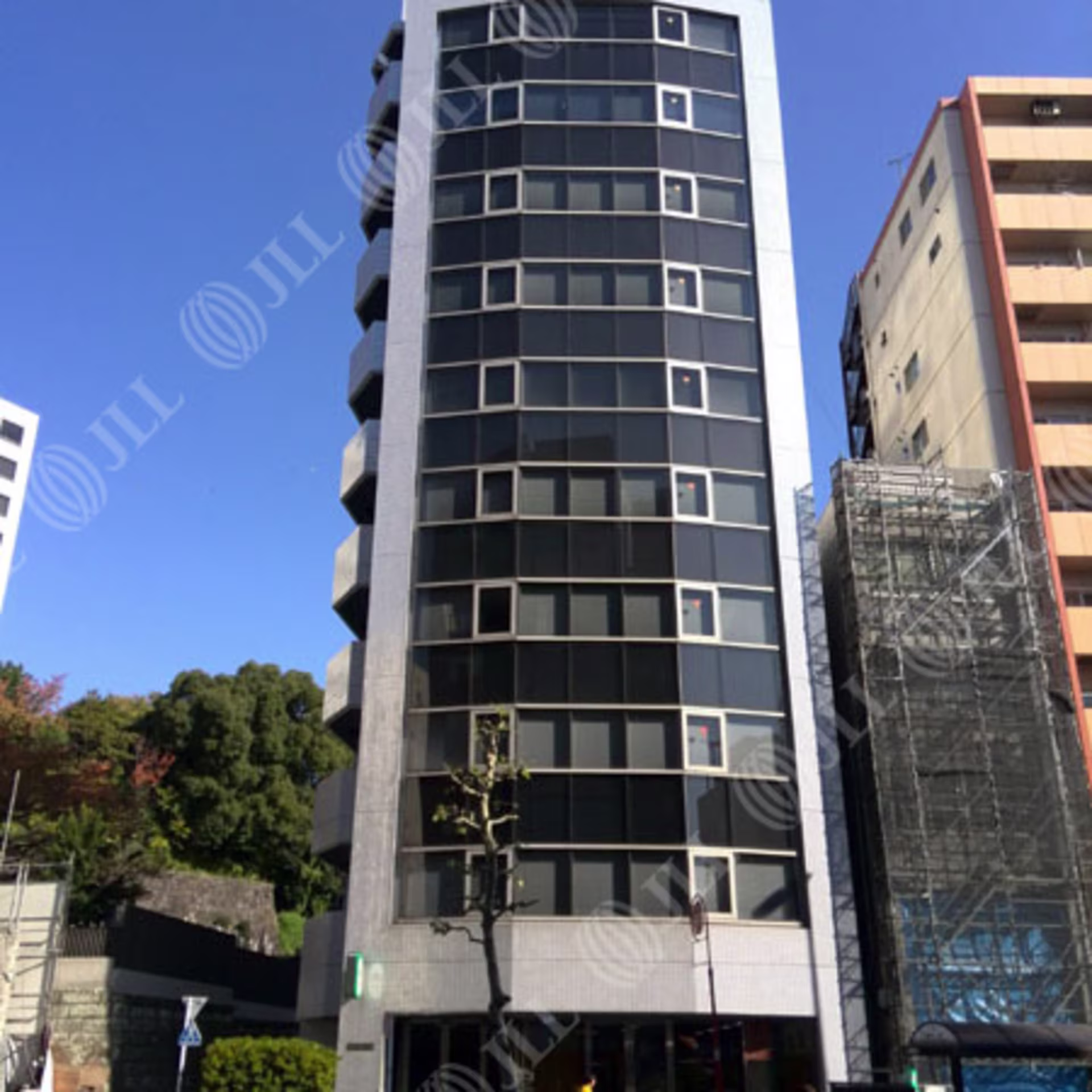 東麻布1-3-8