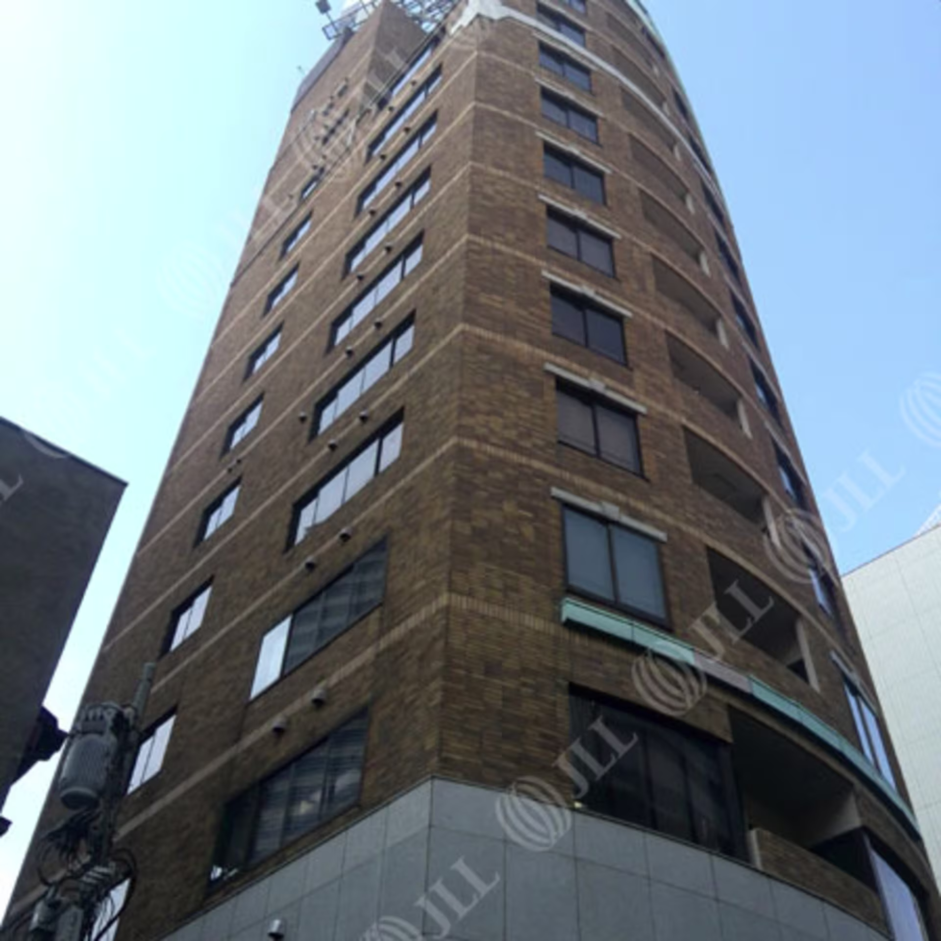 西新宿3-17-7