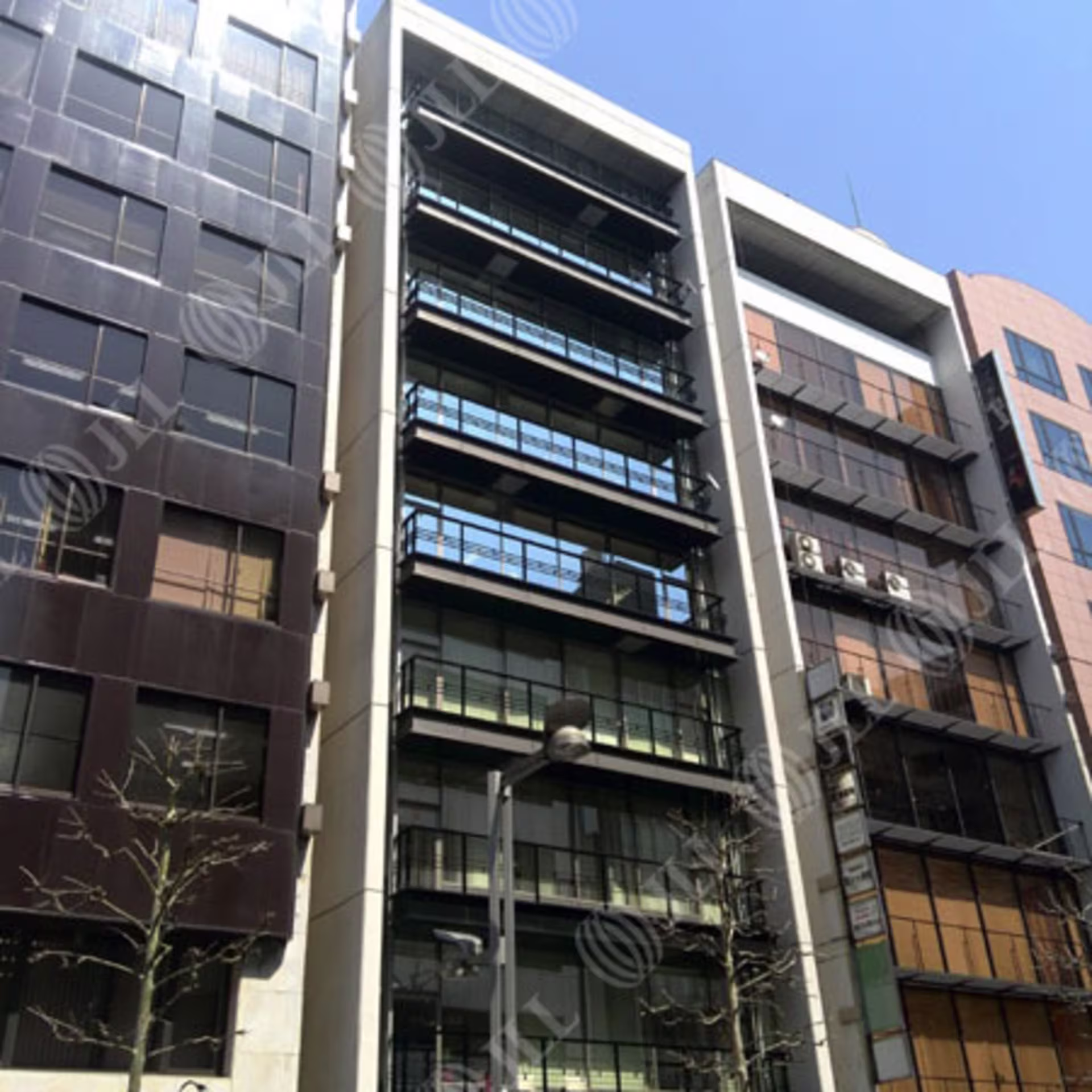 新宿1-9-2