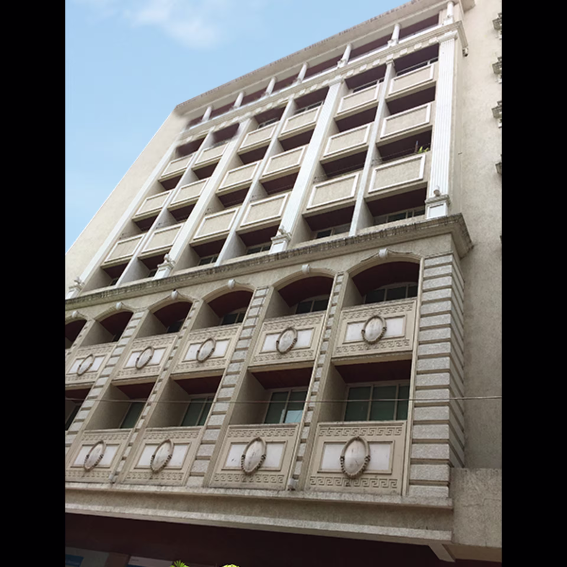 Khar(W)