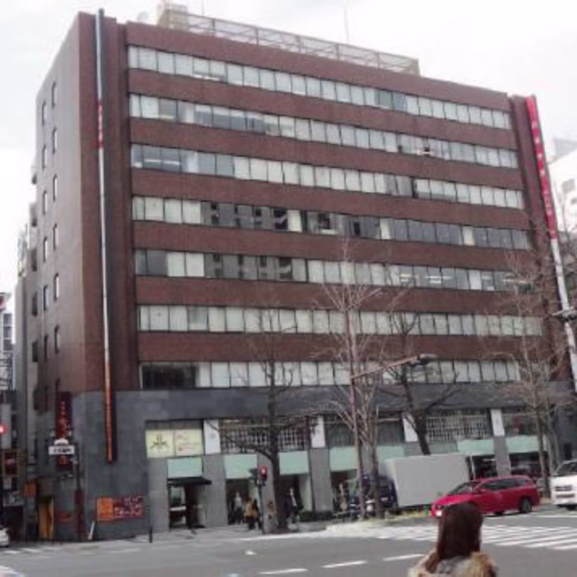 西心斎橋2-4-2