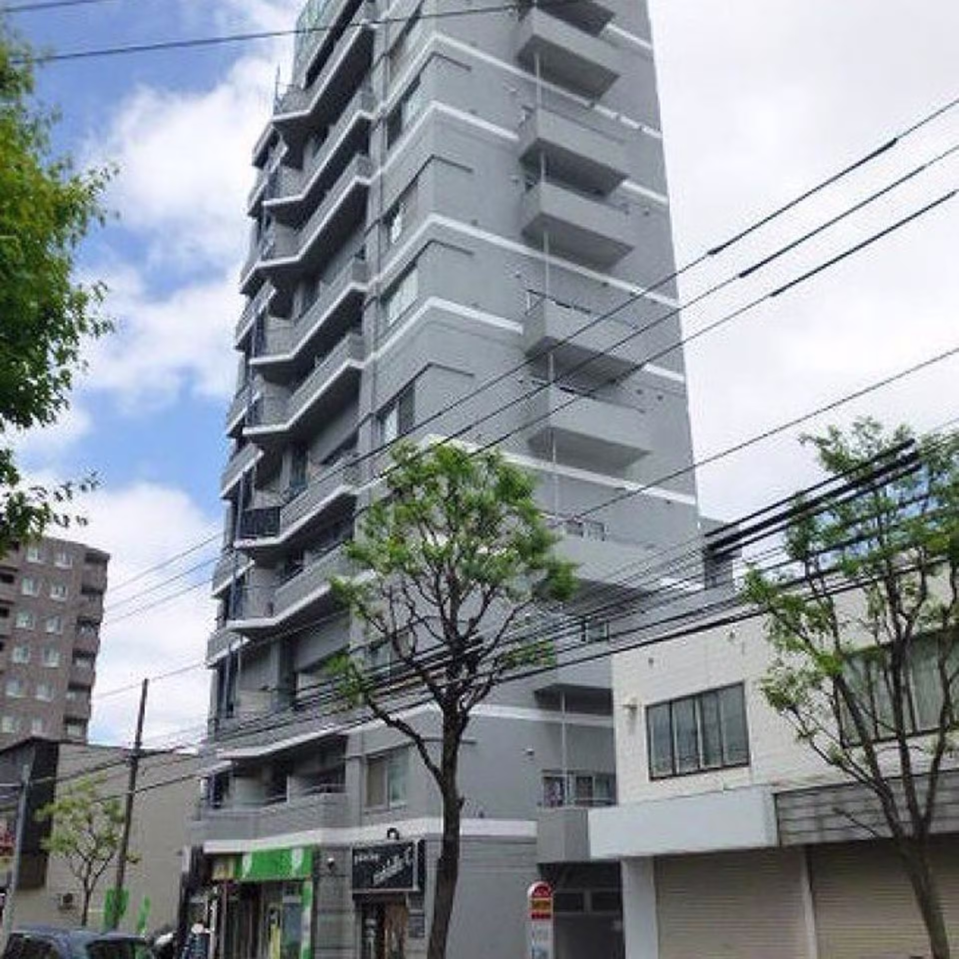 東札幌三条5-1-25