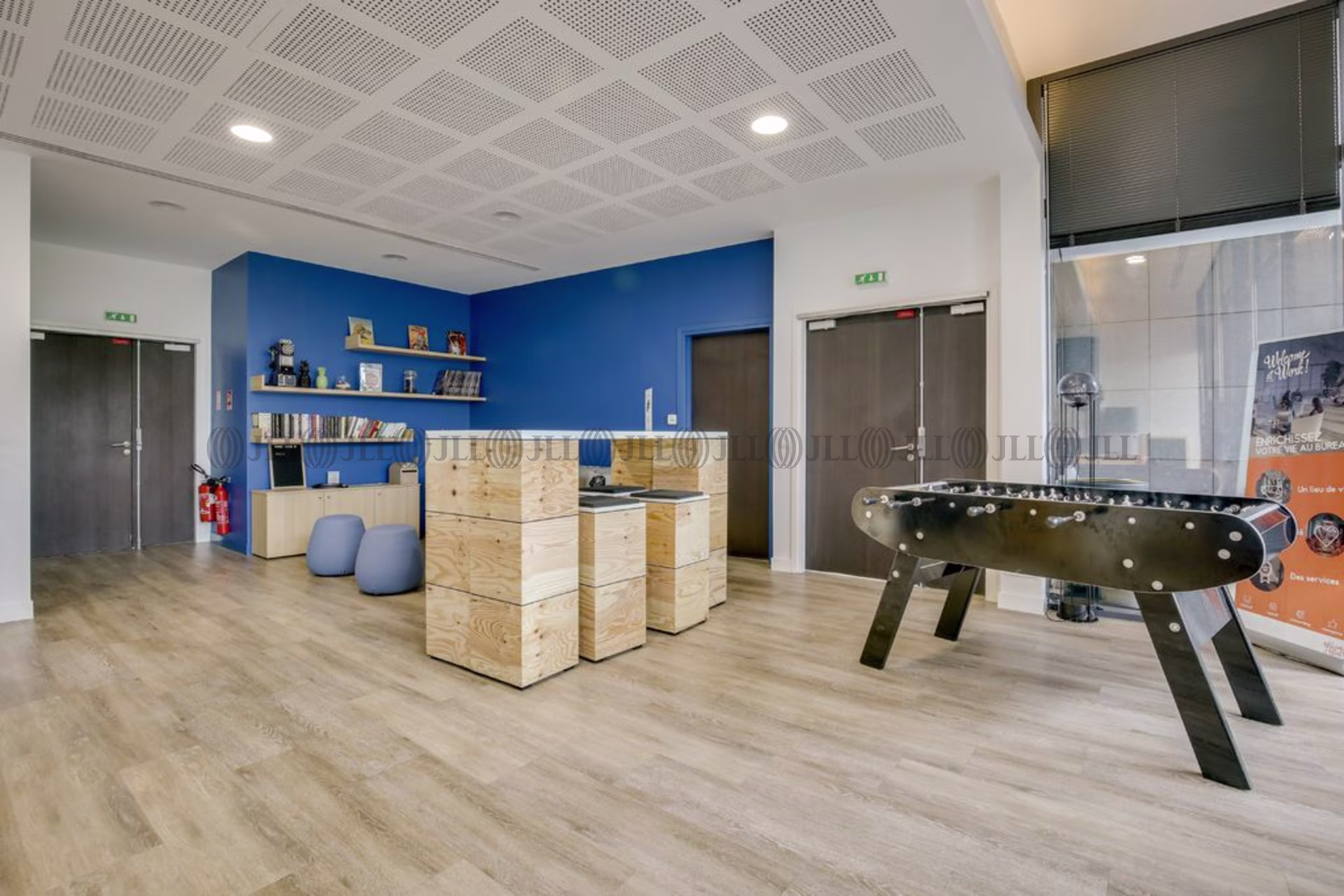 FRONT OFFICE 92