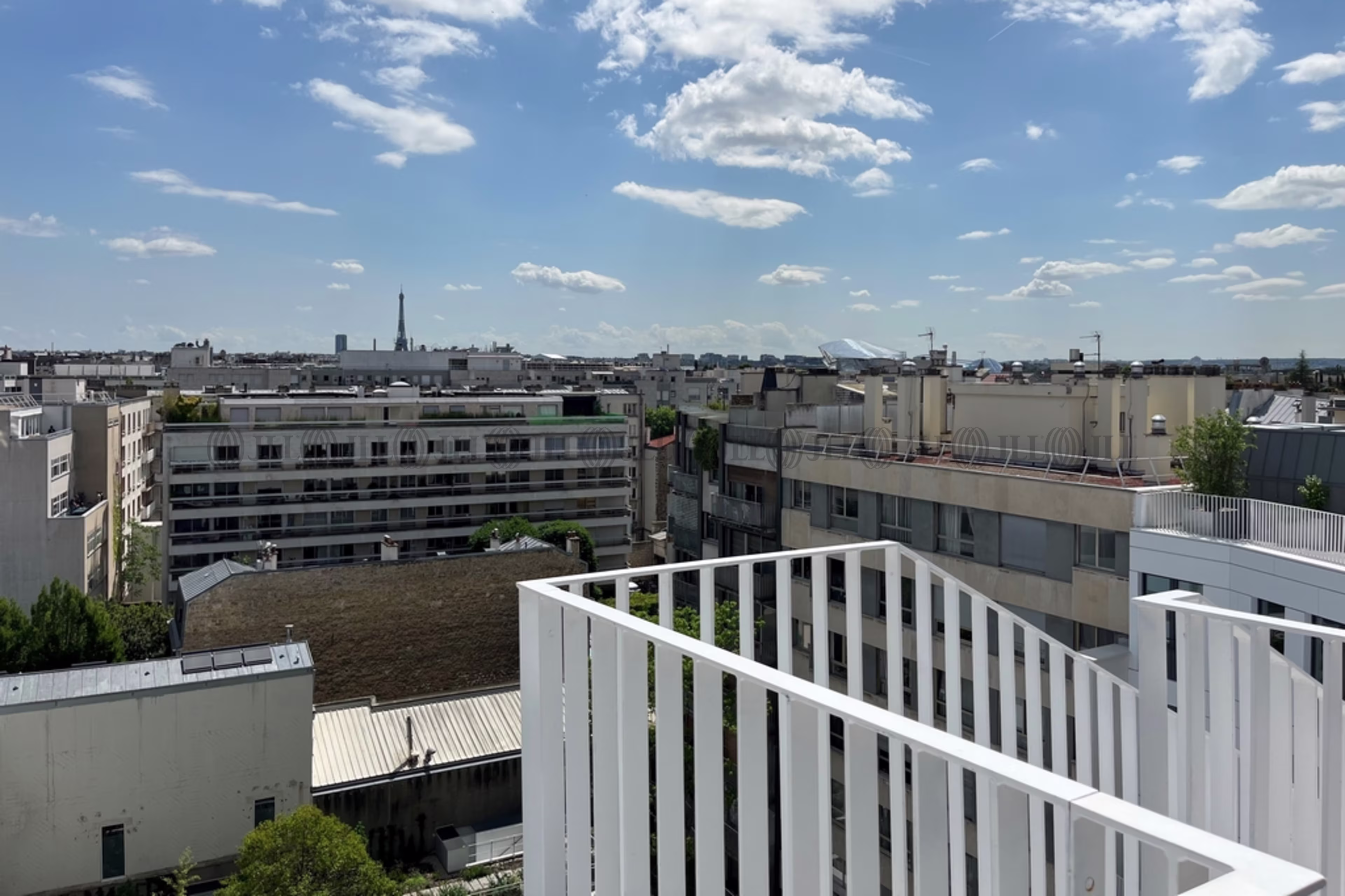 REGUS - 185 CHARLES DE GAULLE