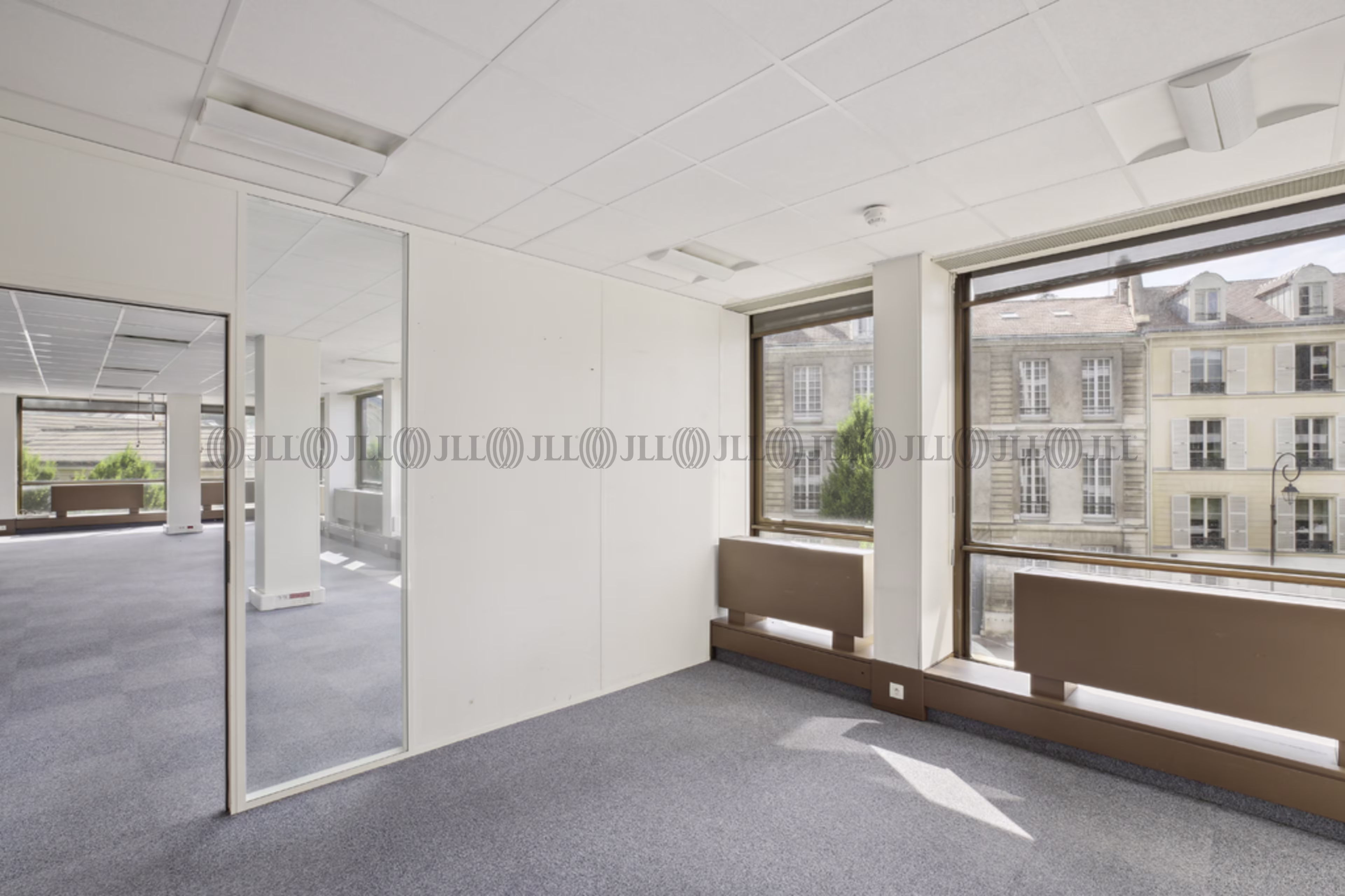 LES BUREAUX DE LA COLLINE
