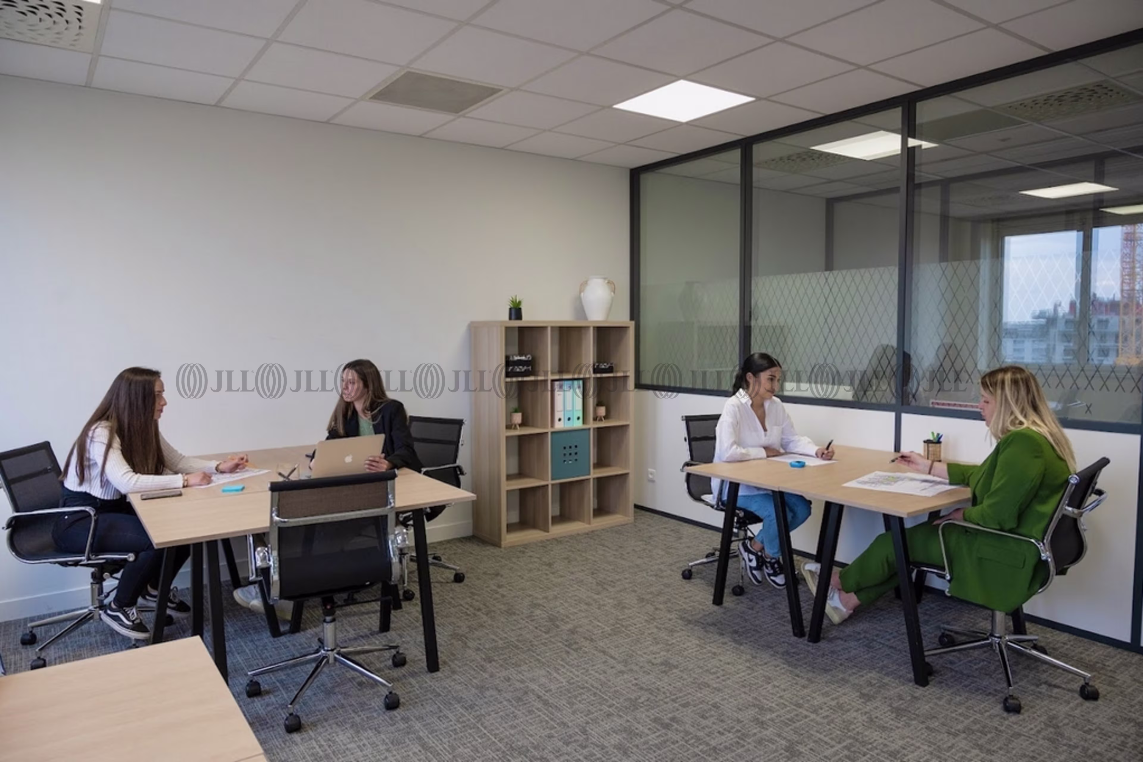 WORK AND CHARE NANTERRE