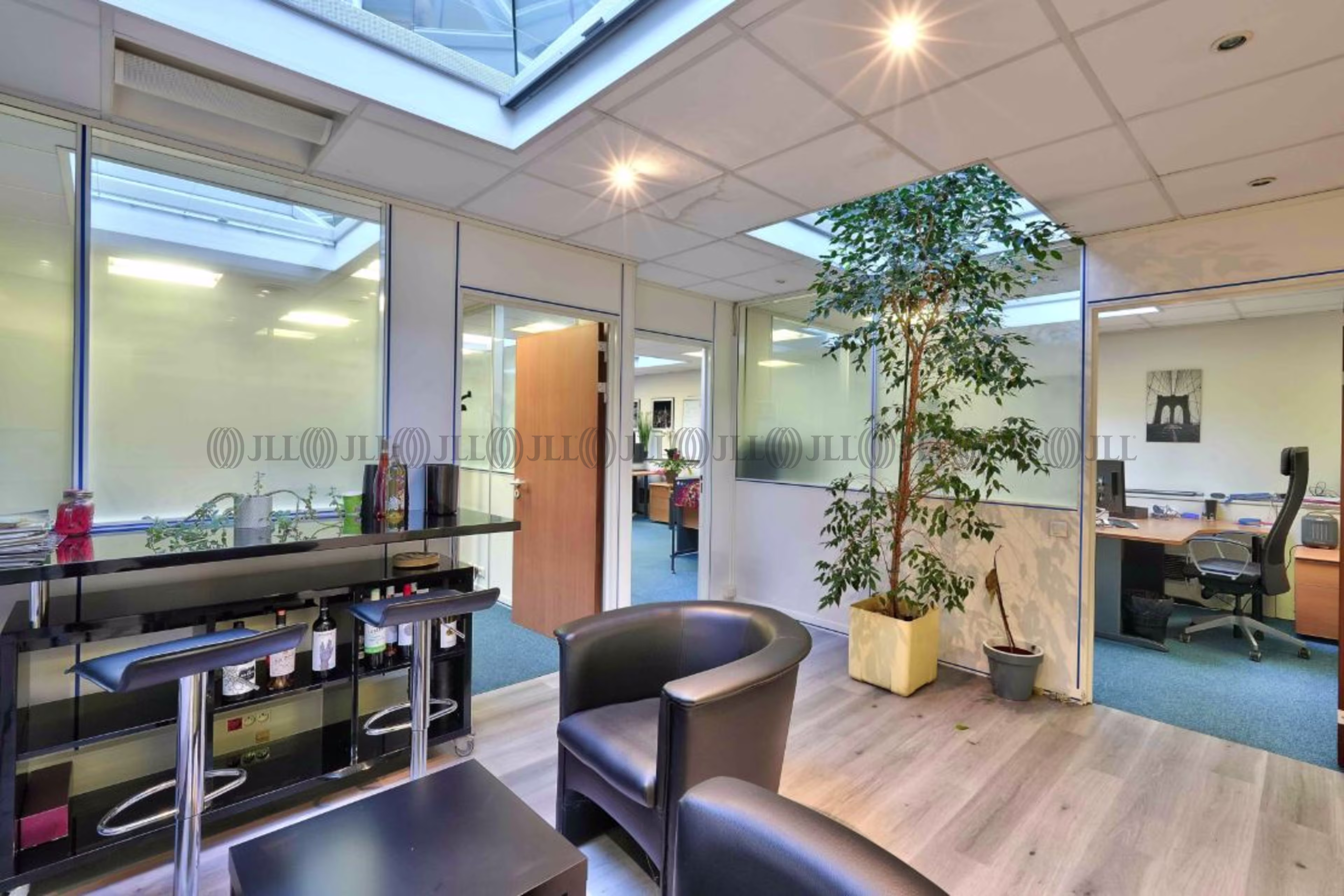 LES BUREAUX DE LA COLLINE