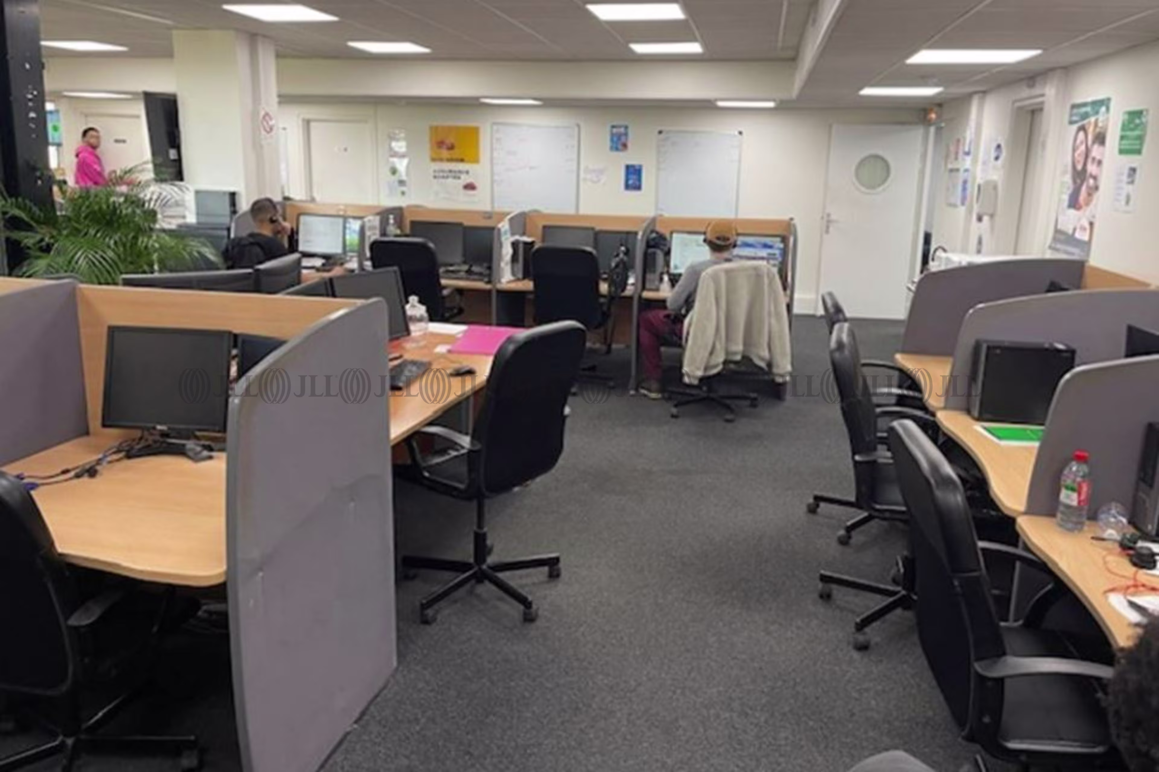 LES BUREAUX DE LA COLLINE