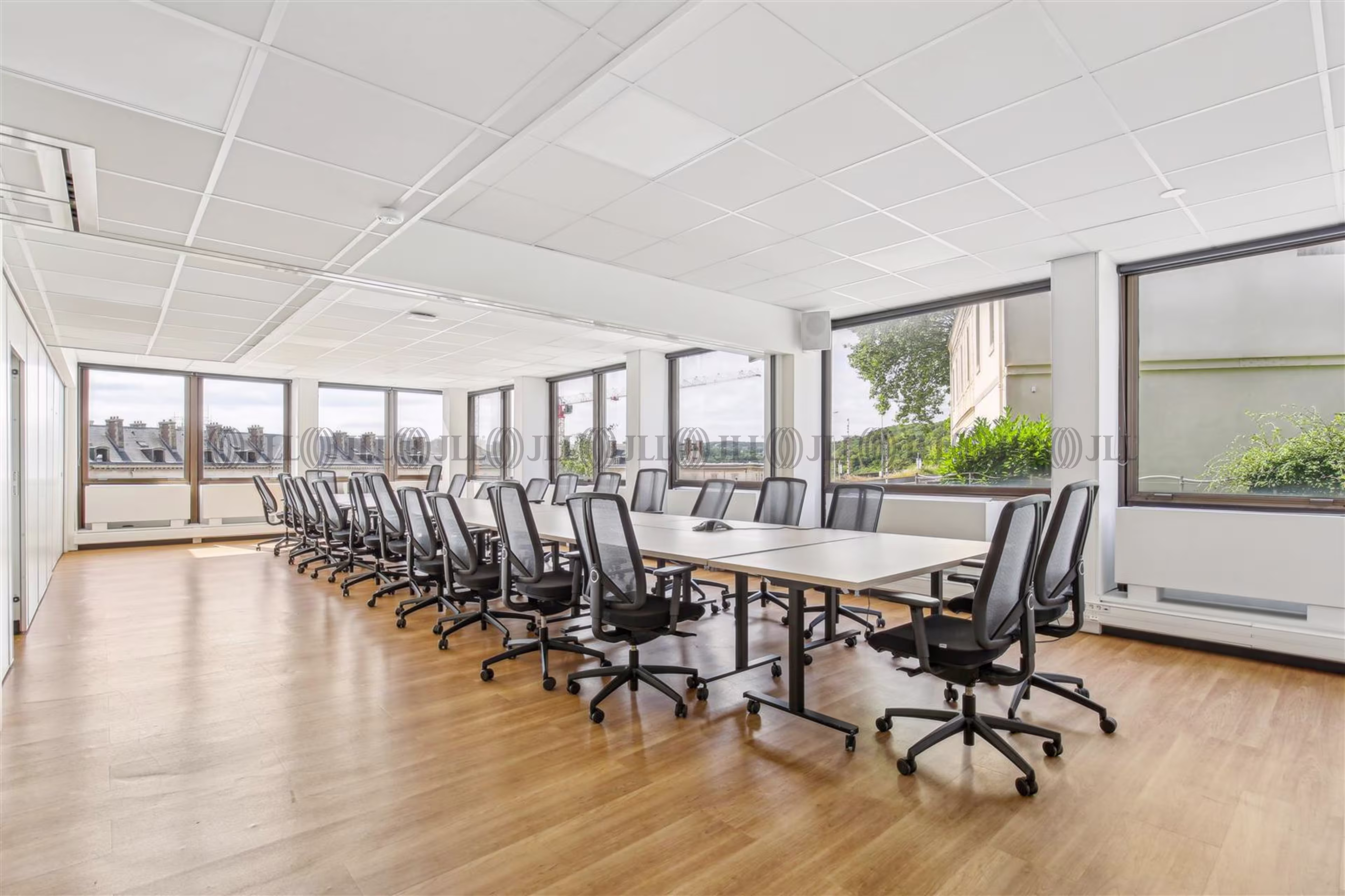 LES BUREAUX DE LA COLLINE