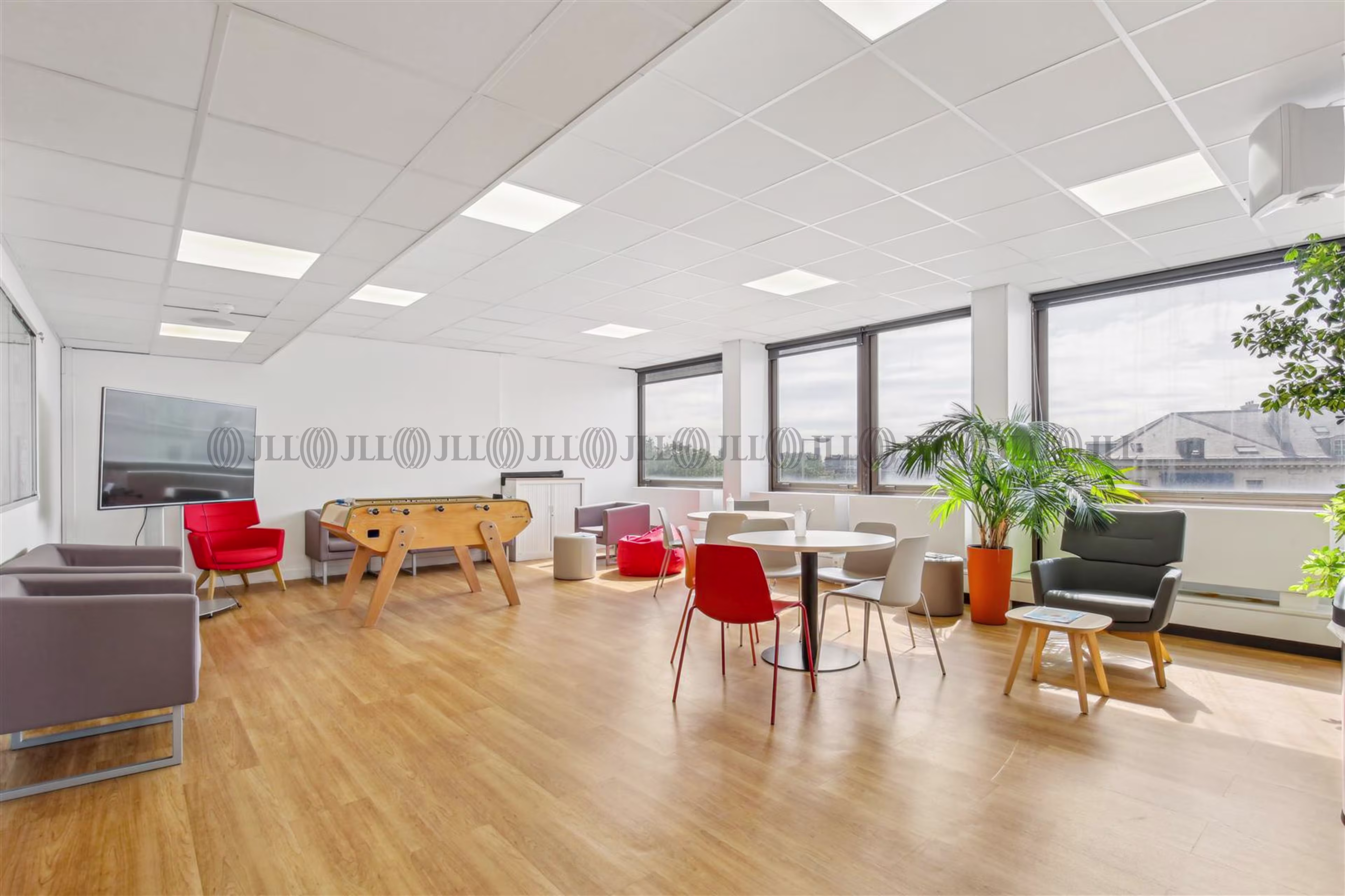 LES BUREAUX DE LA COLLINE