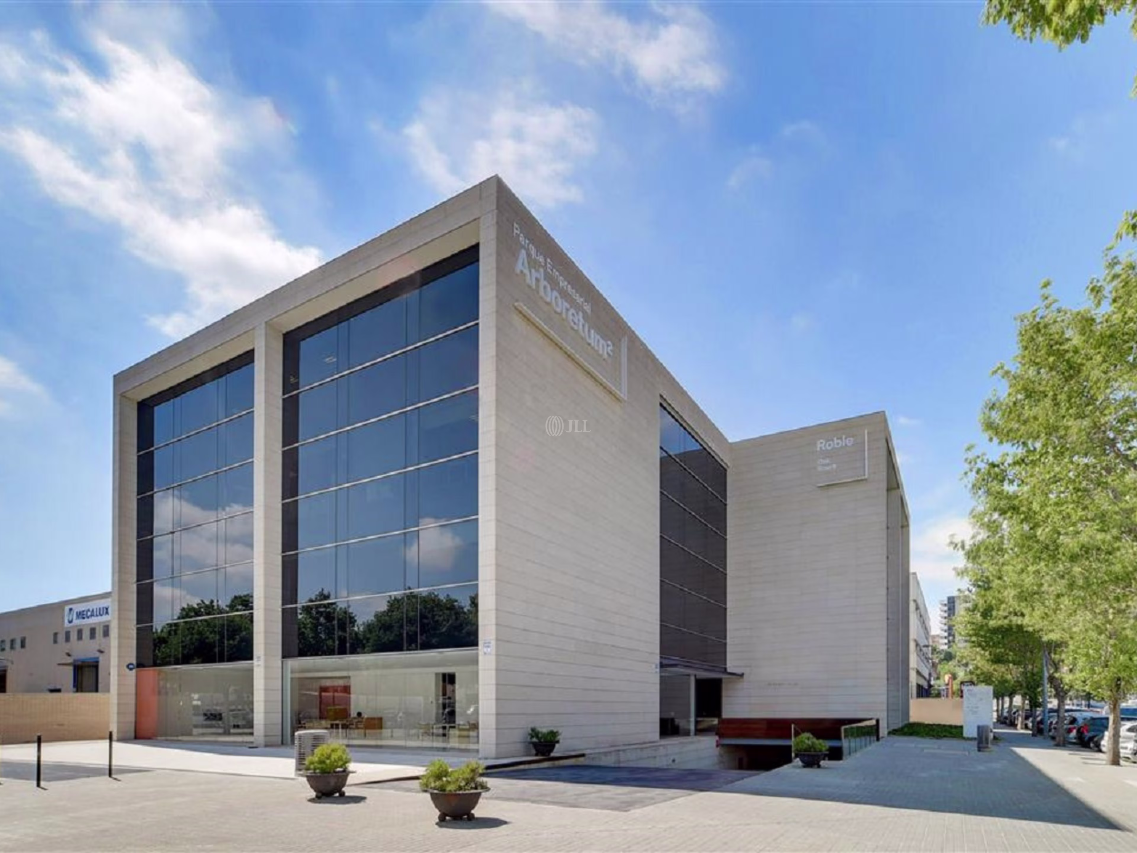 P.E. ARBORETUM - EDIFICIO ROBLE