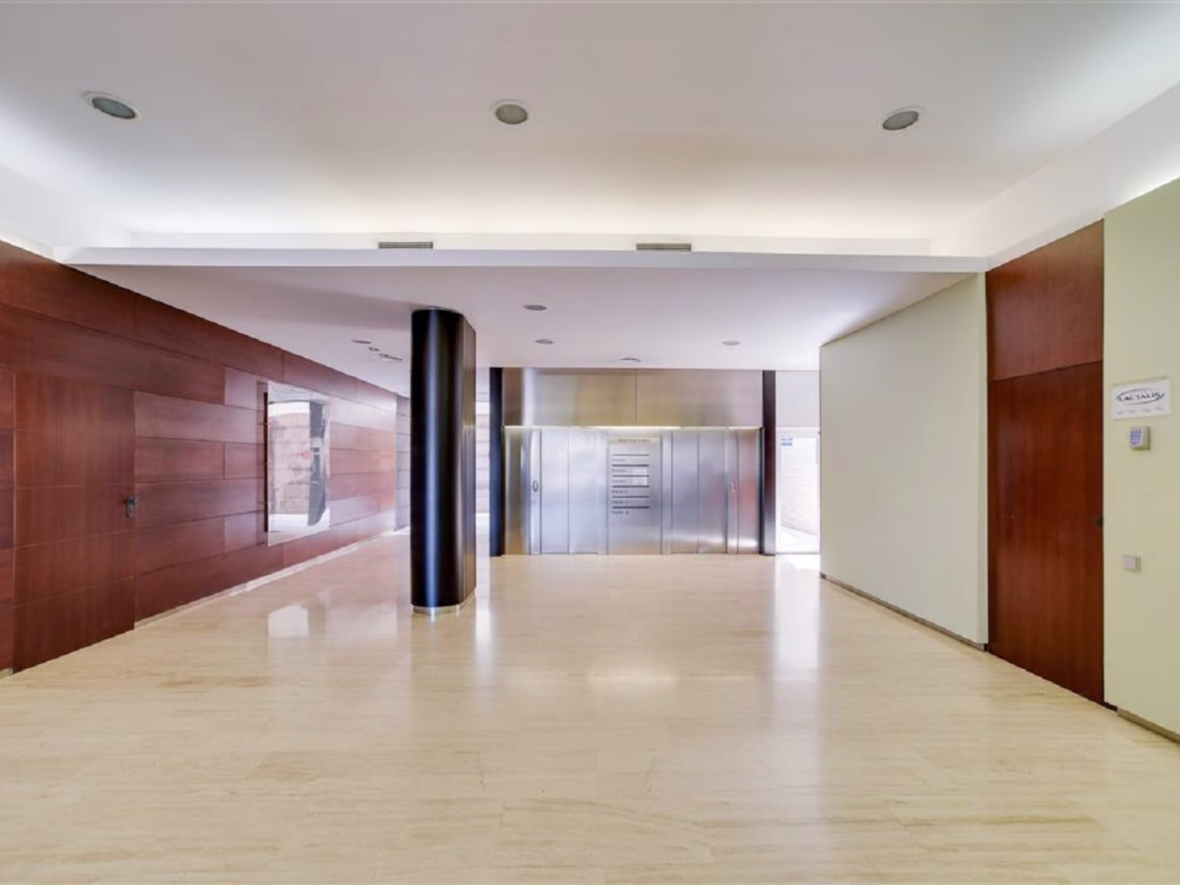 P.E. ARBORETUM - EDIFICIO ROBLE