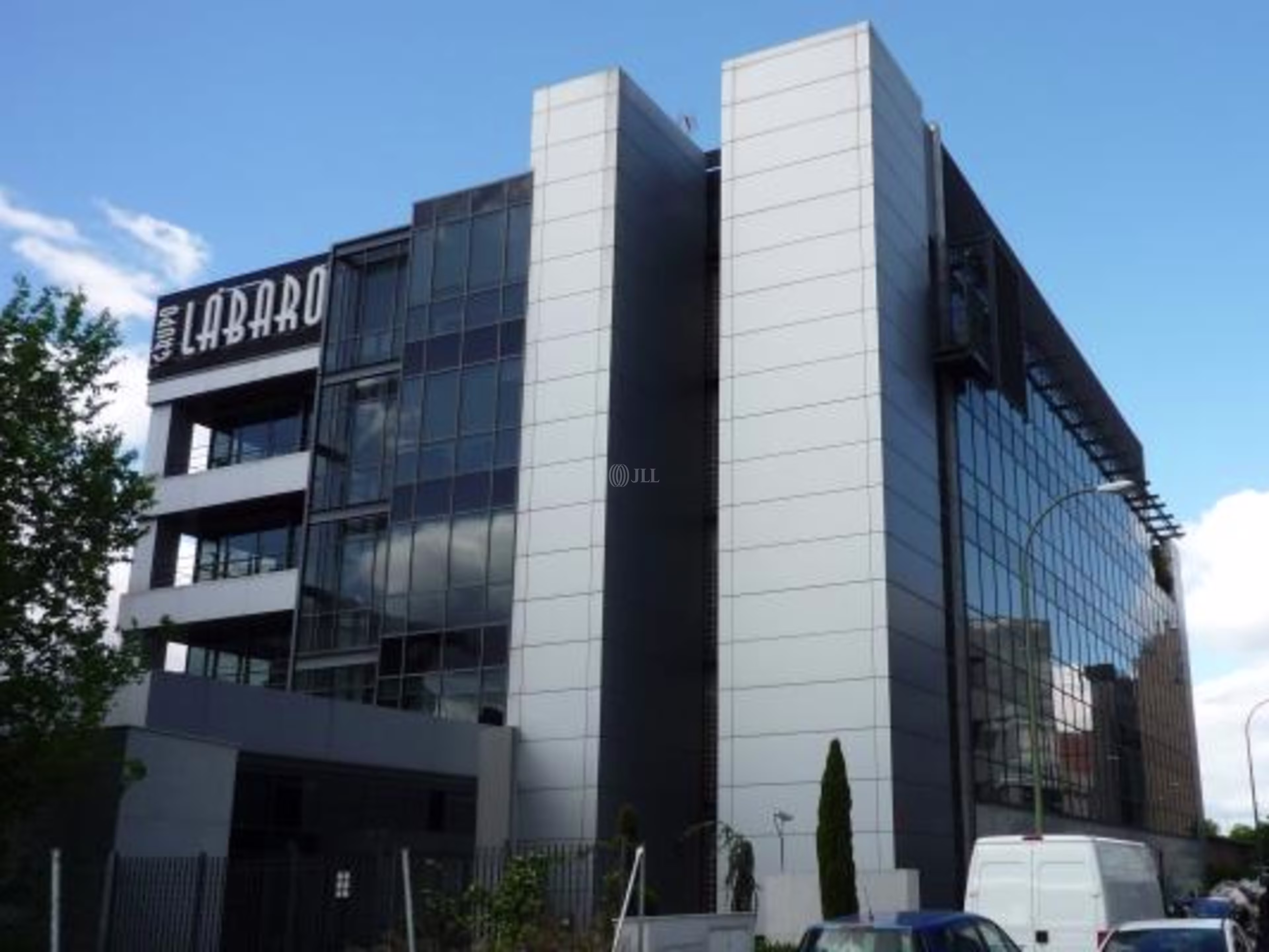 Edificio "CENTRO AEROPUERTO"