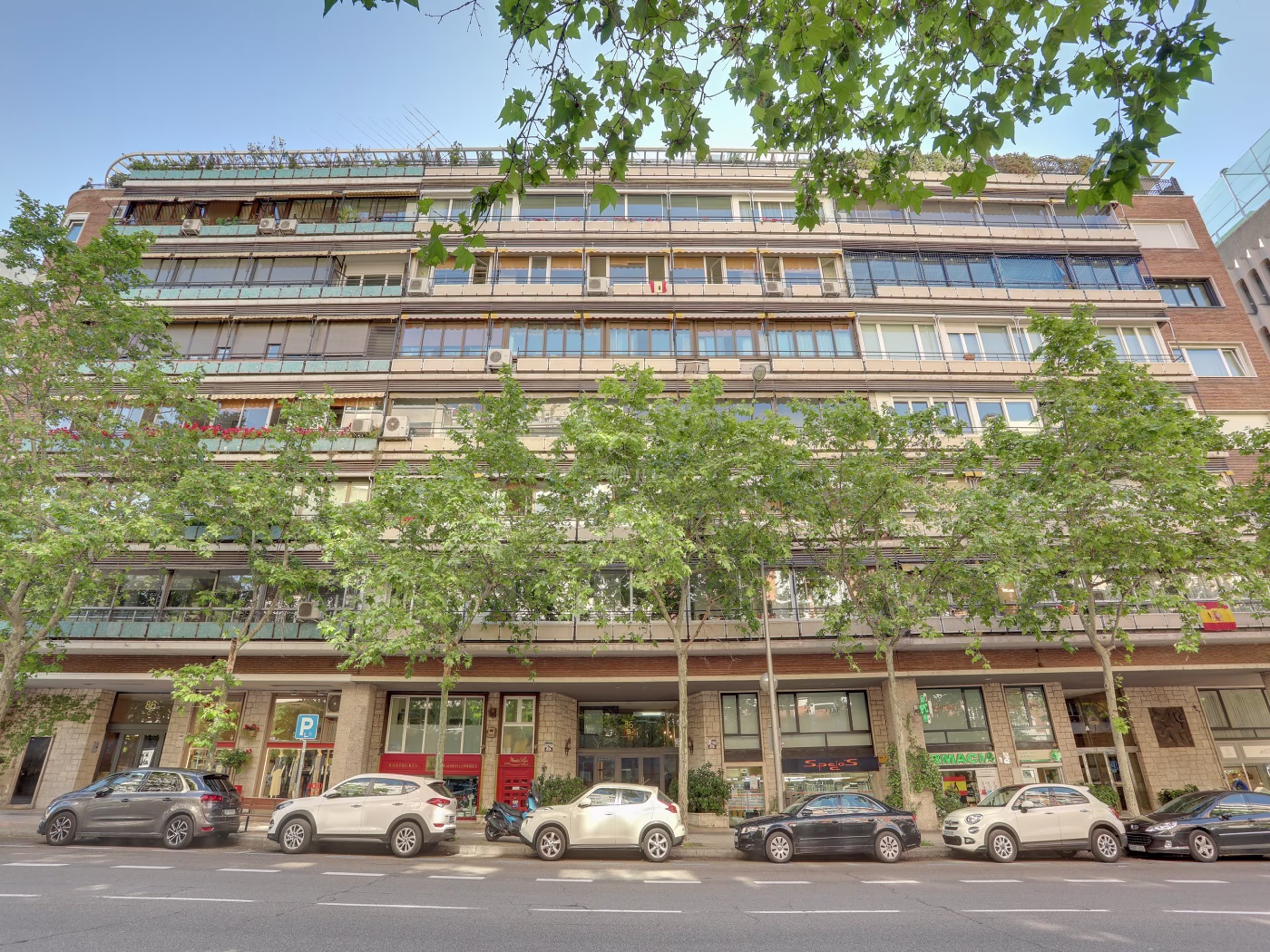 Velazquez  86 Coworking