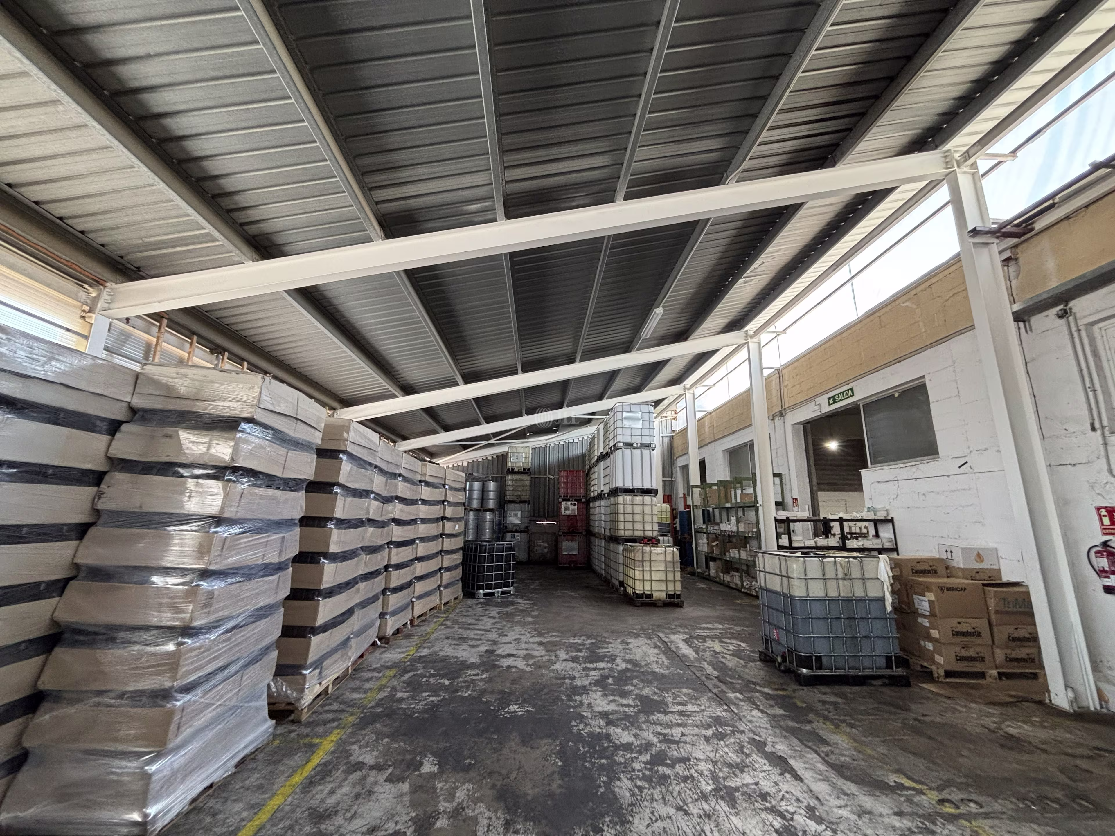 B1669 NAVE INDUSTRIAL ST ESTEVE SESROVIERES VENTA