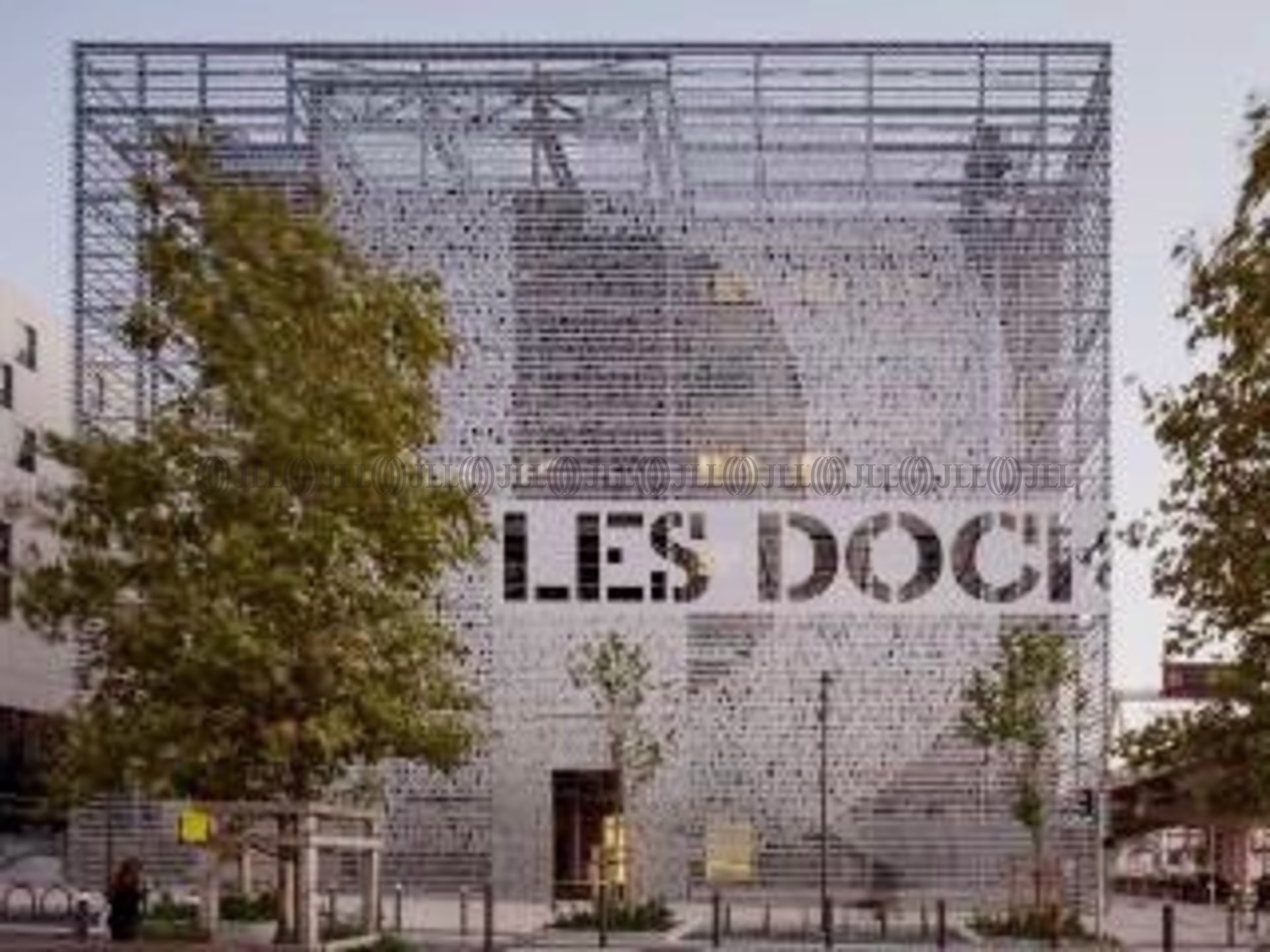 LES DOCKS VILLAGE