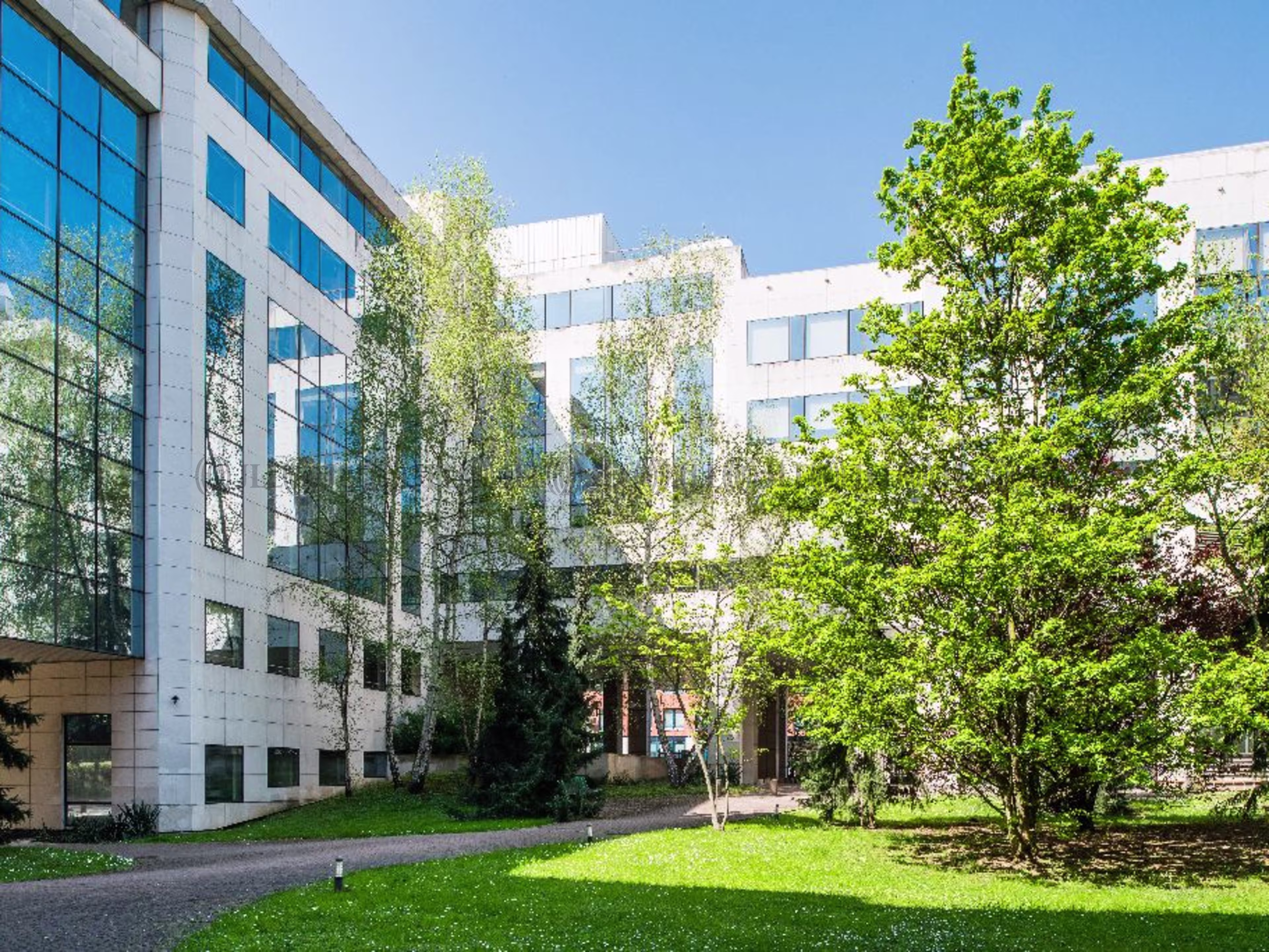 CENTRE D'AFFAIRES MONTROUGE ARC EN CIEL
