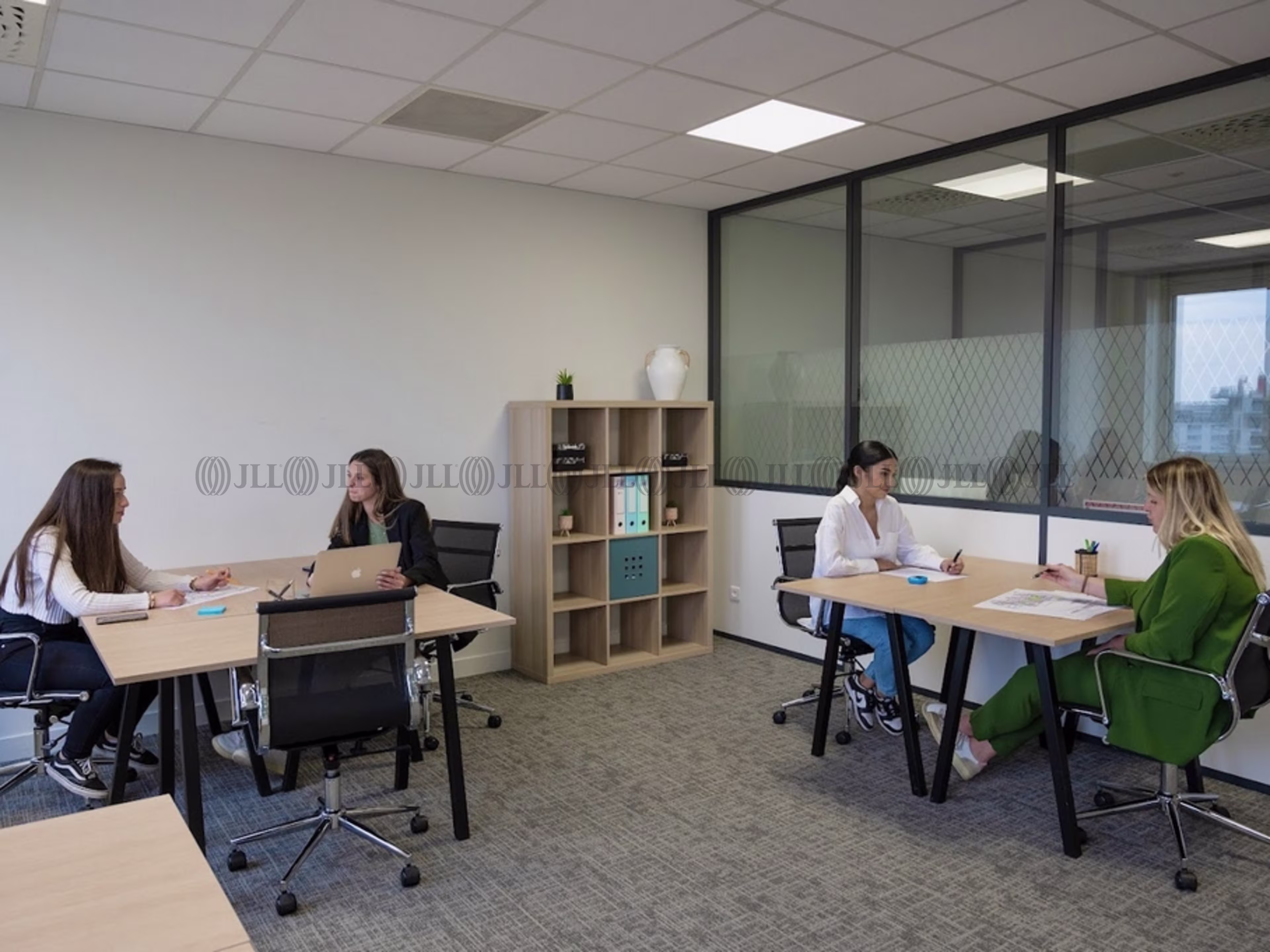 WORK AND CHARE NANTERRE