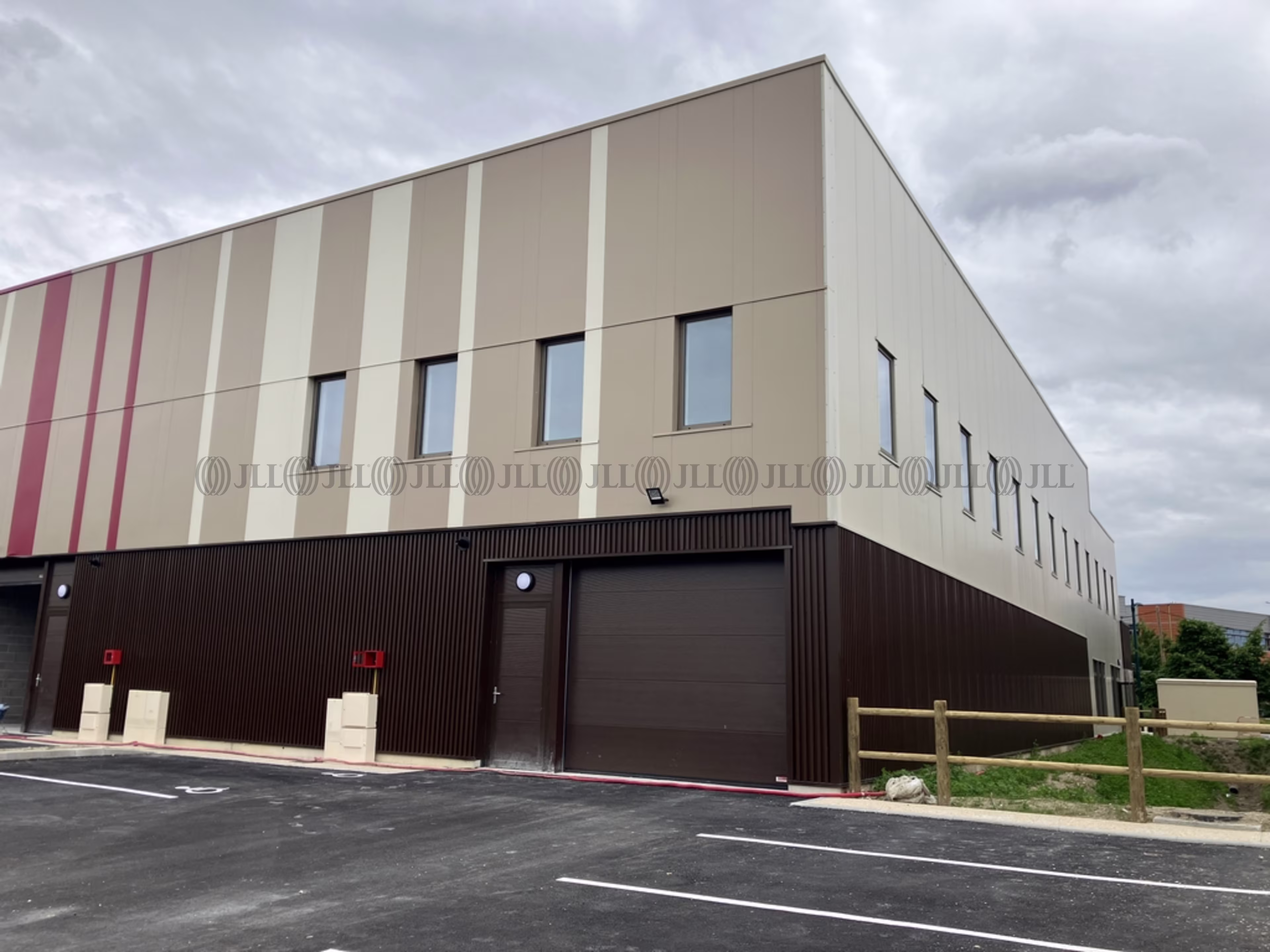 BUSINESS CLUSTER CARRE 92 (BAT E)