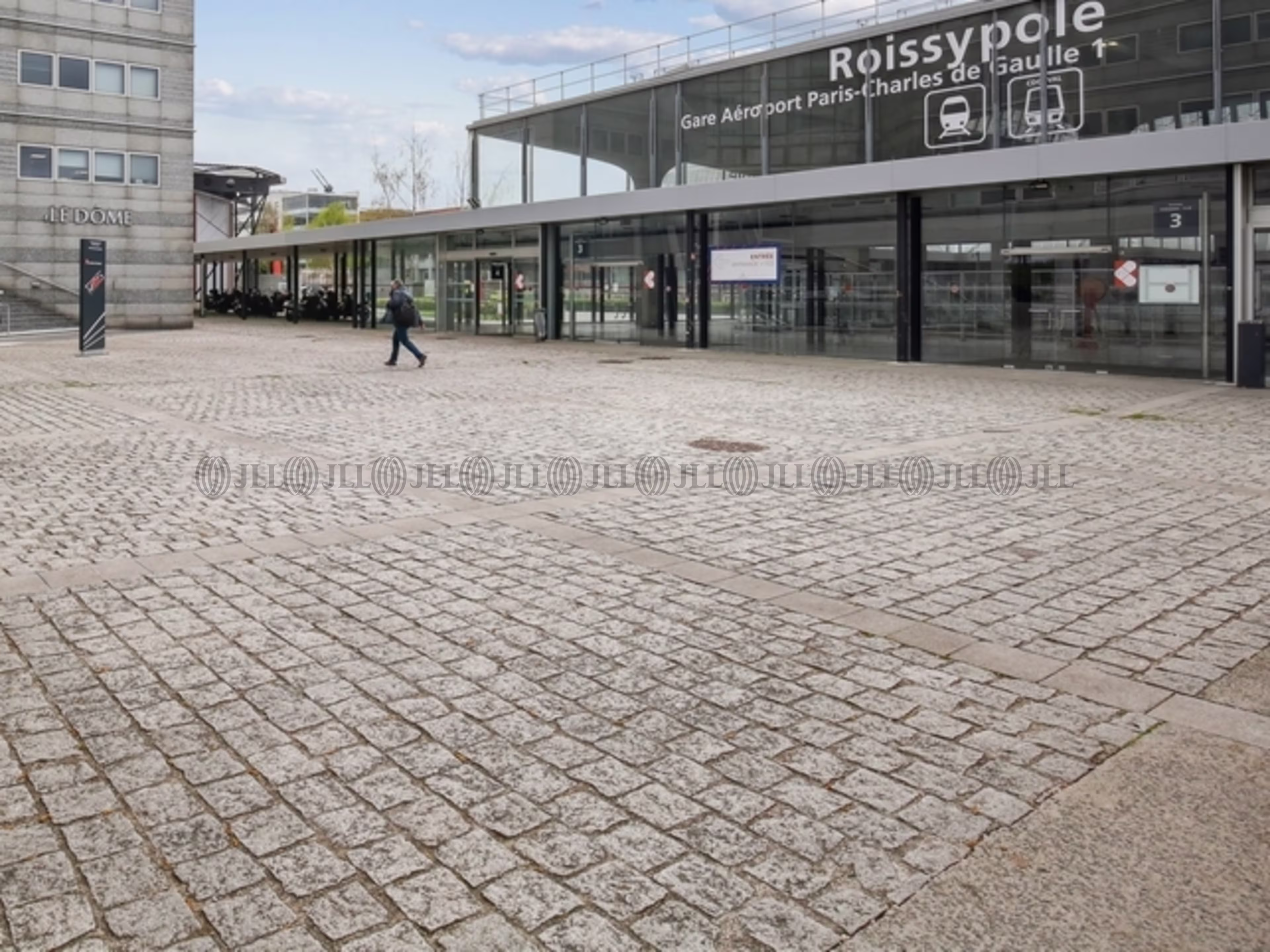 LE DOME 6 - ROISSYPOLE