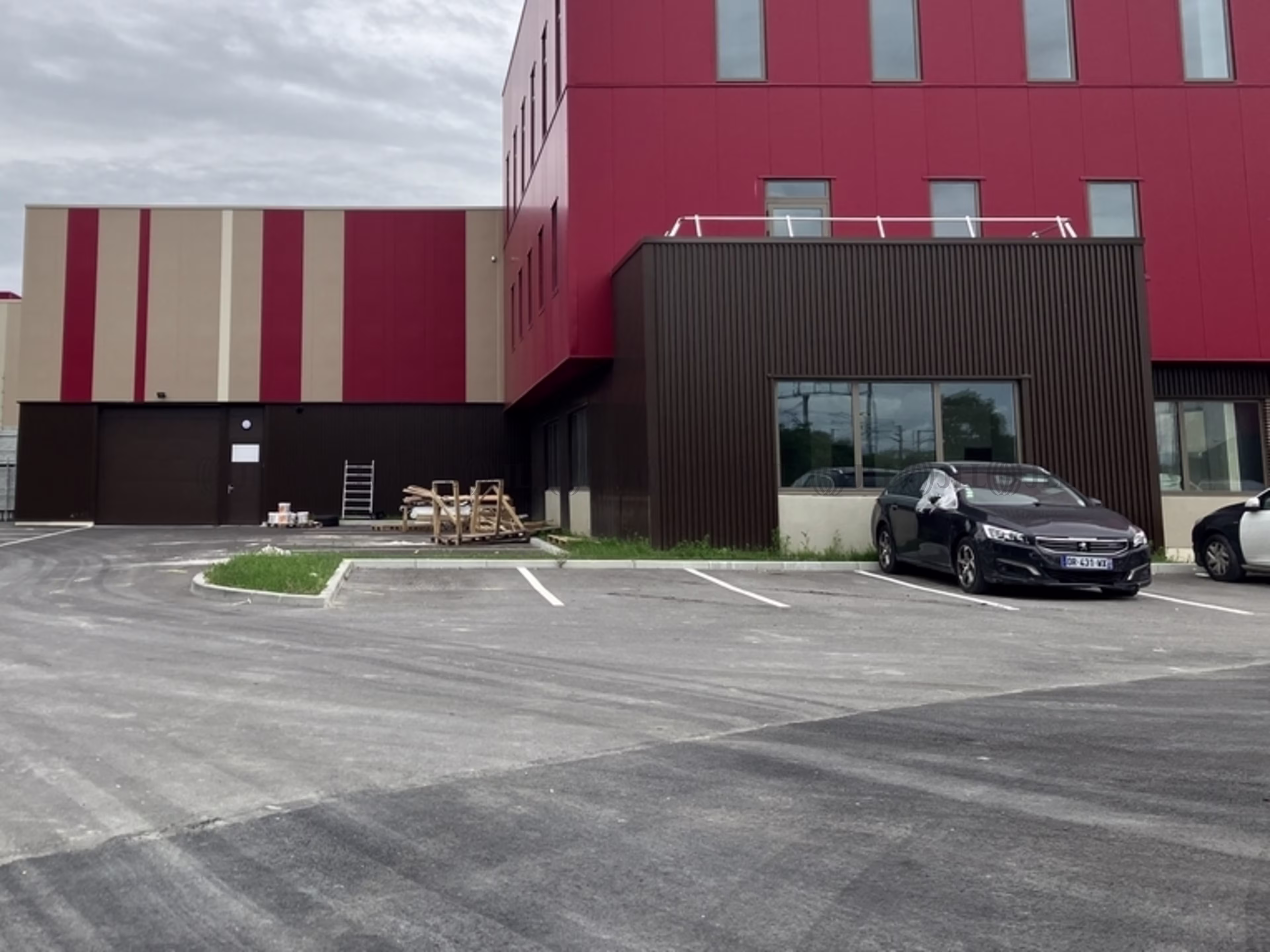 BUSINESS CLUSTER CARRE 92 (BAT E)