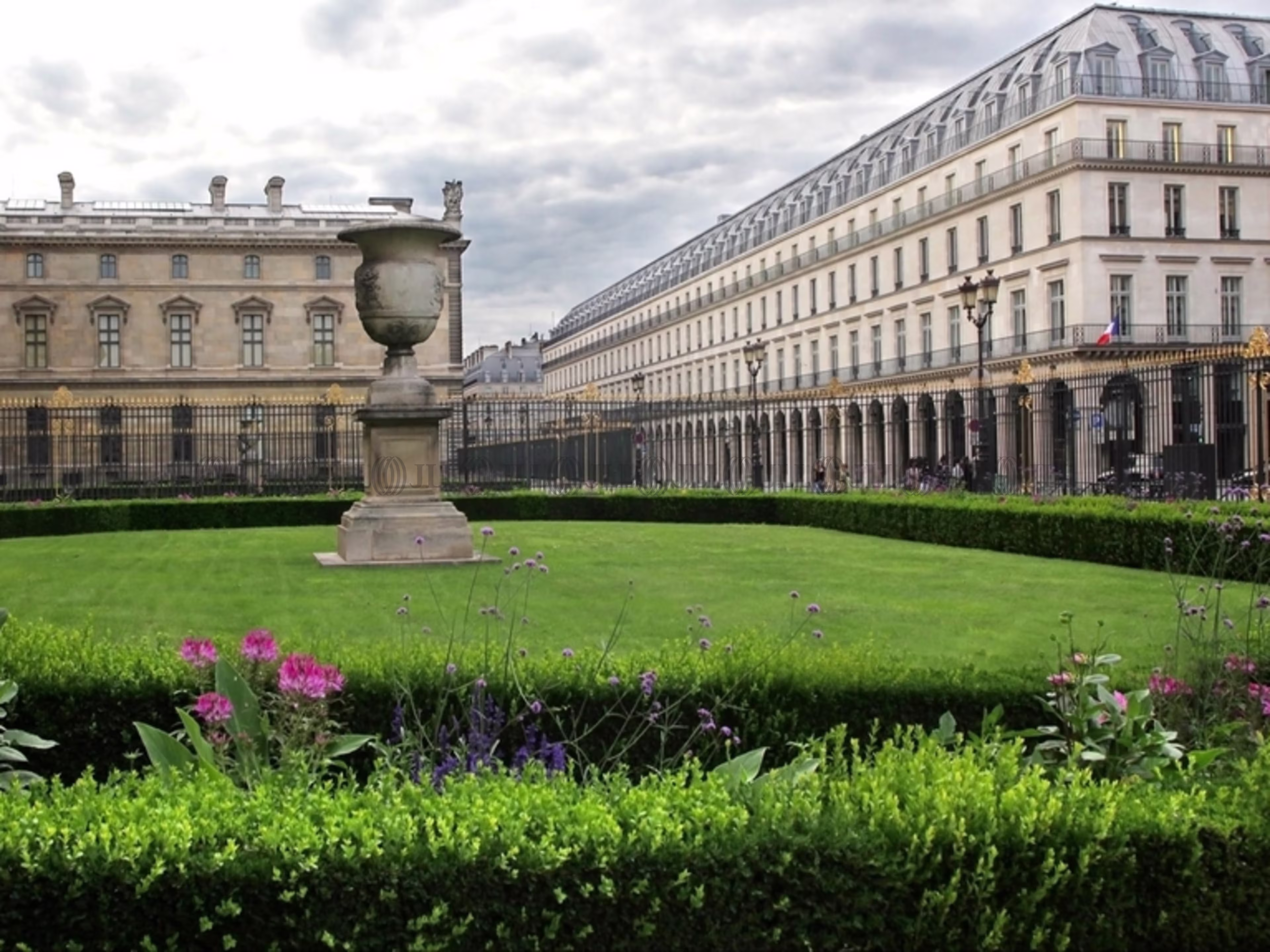 LOUVRE SAINT HONORE