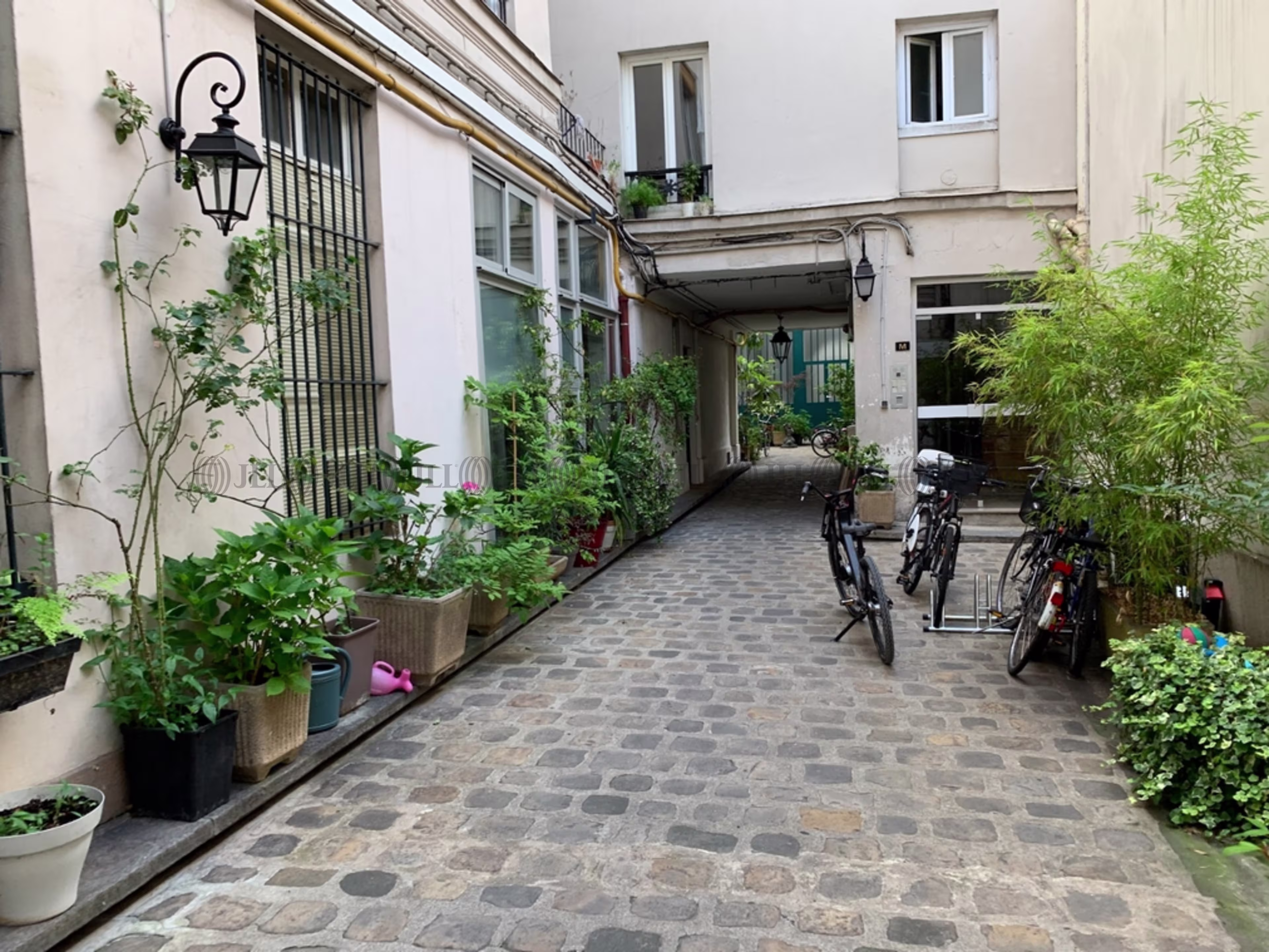 SNAPDESK - FAUBOURG DU TEMPLE - PARIS