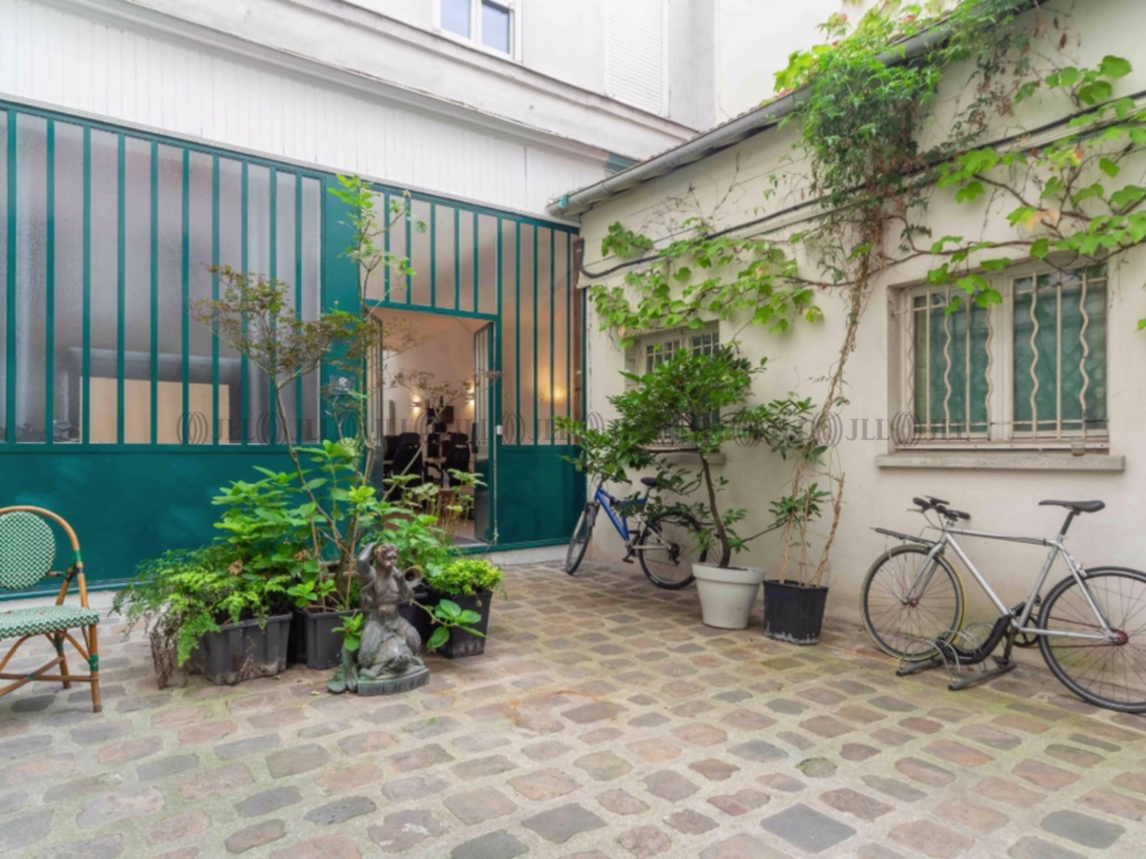 SNAPDESK - FAUBOURG DU TEMPLE - PARIS