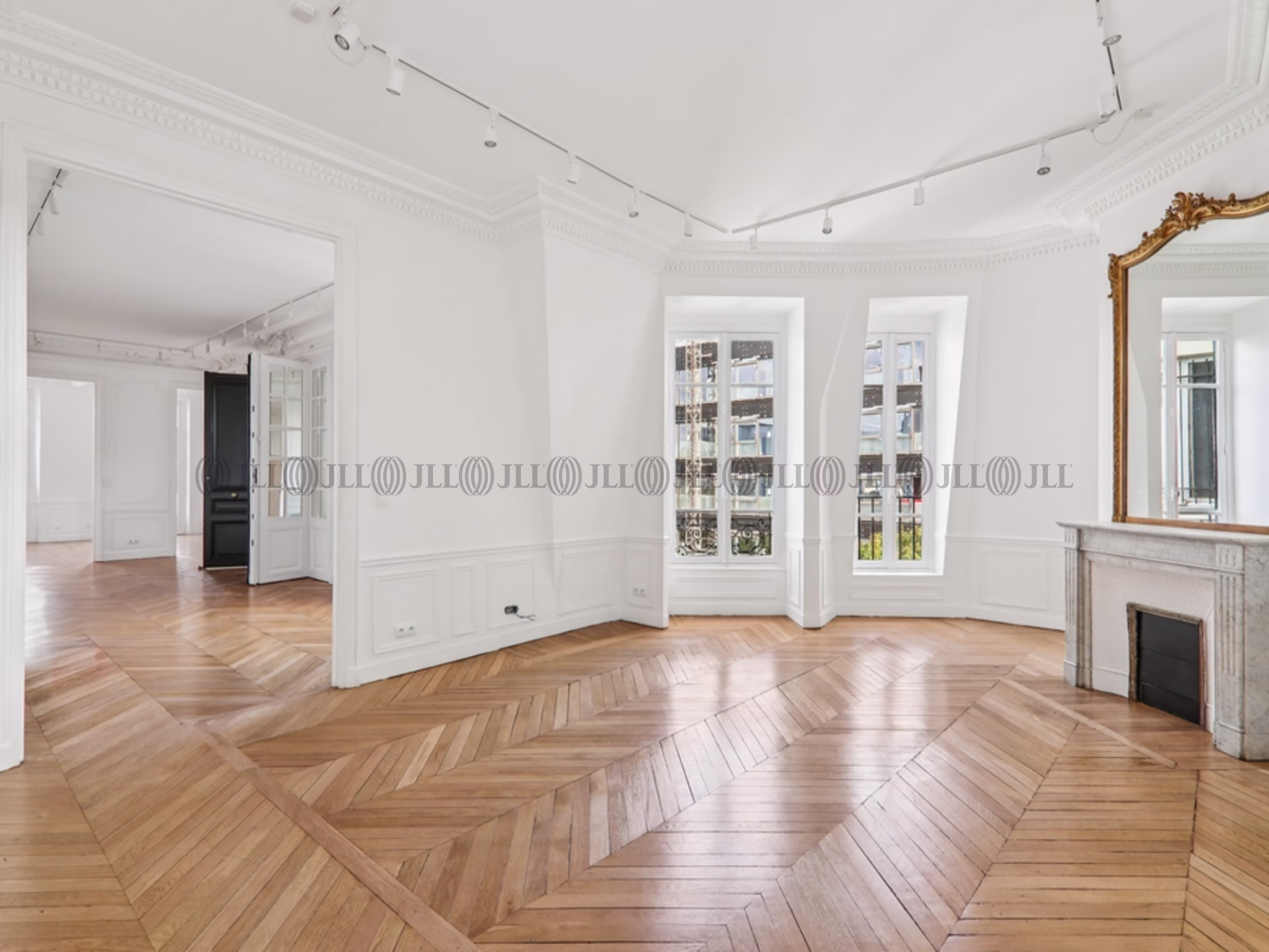 SALON HOCHE