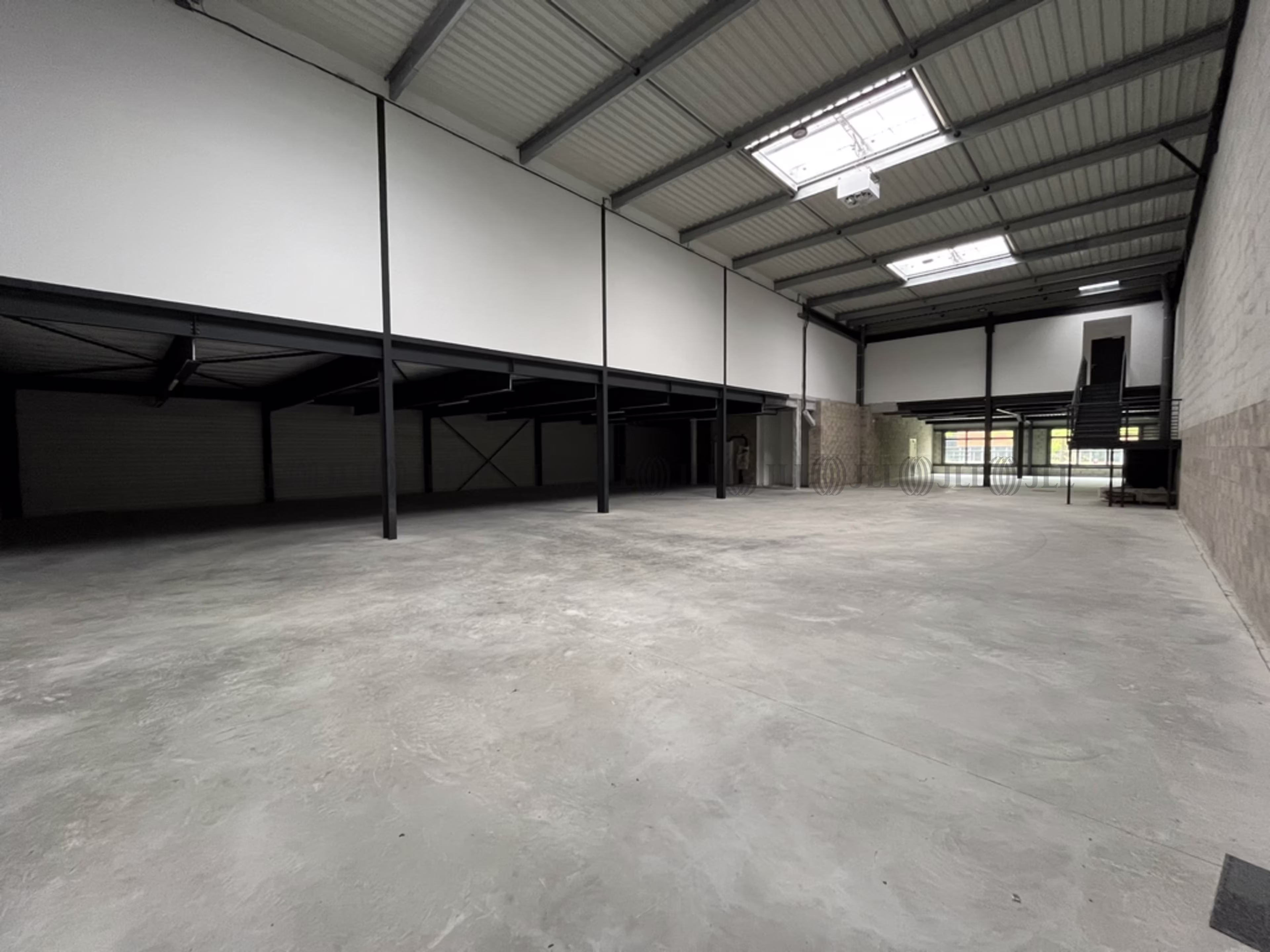 BUSINESS CLUSTER CARRE 92 (BAT E)