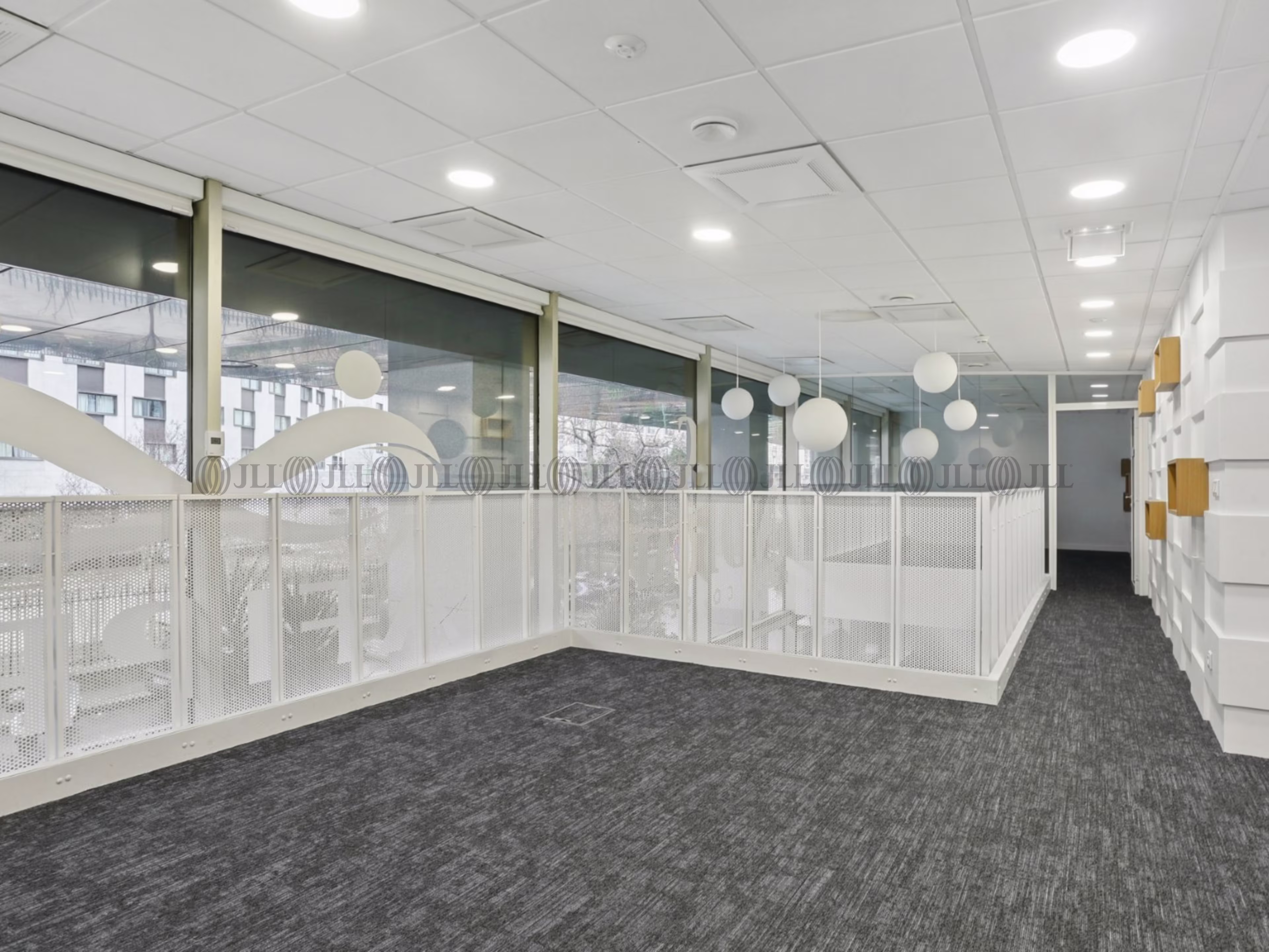 LE M (EX MAILLOT 2000) LE M (EX MAILLOT 2000)