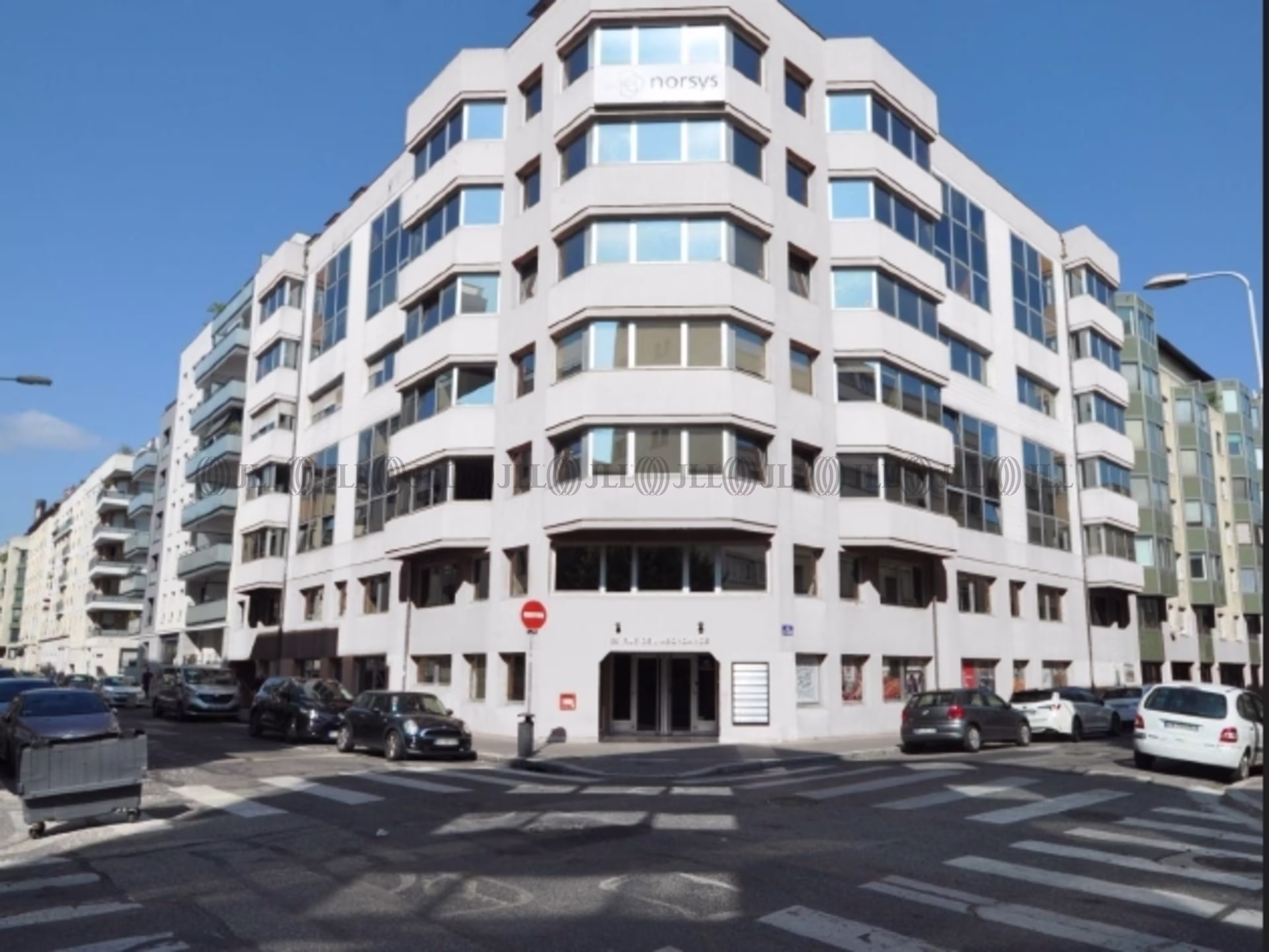LYON BUSINESS CENTER LYON BUSINESS CENTER