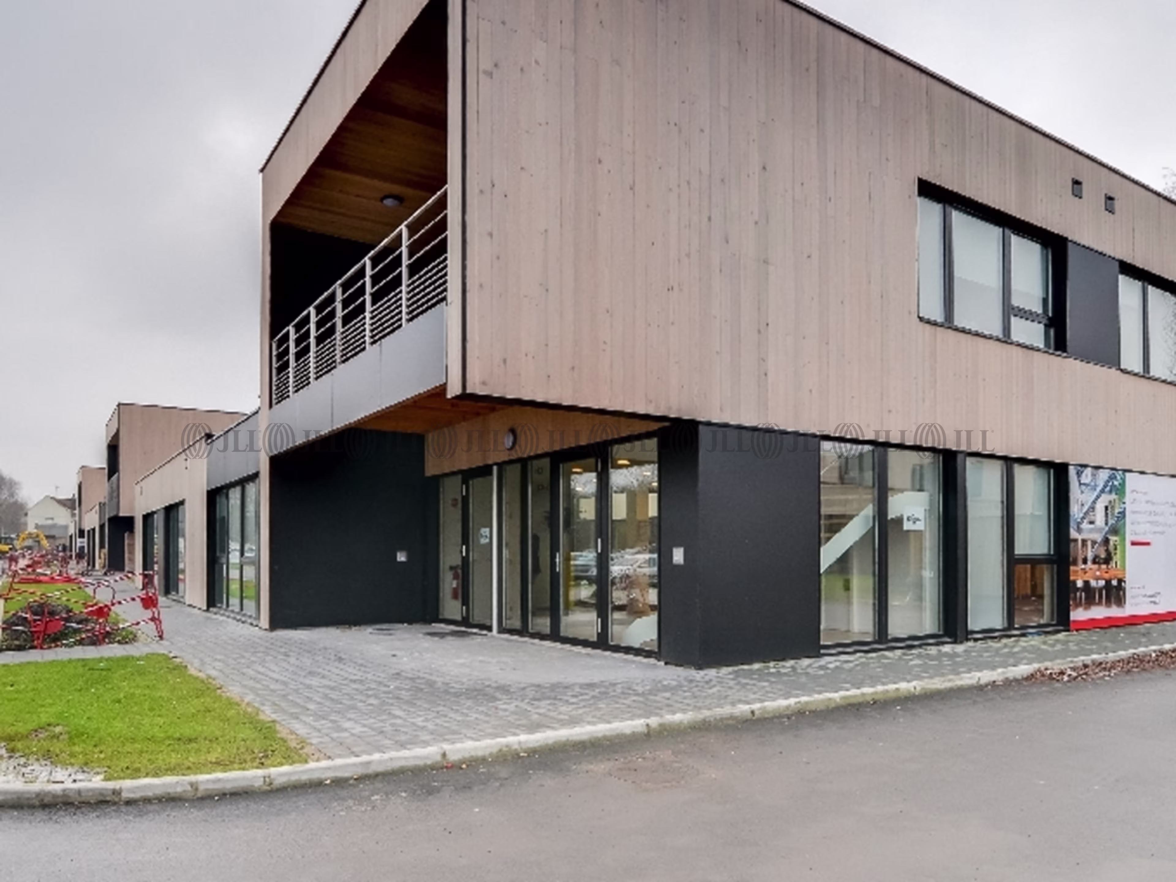 FLEX OFFICE - REGUS WOODPARK