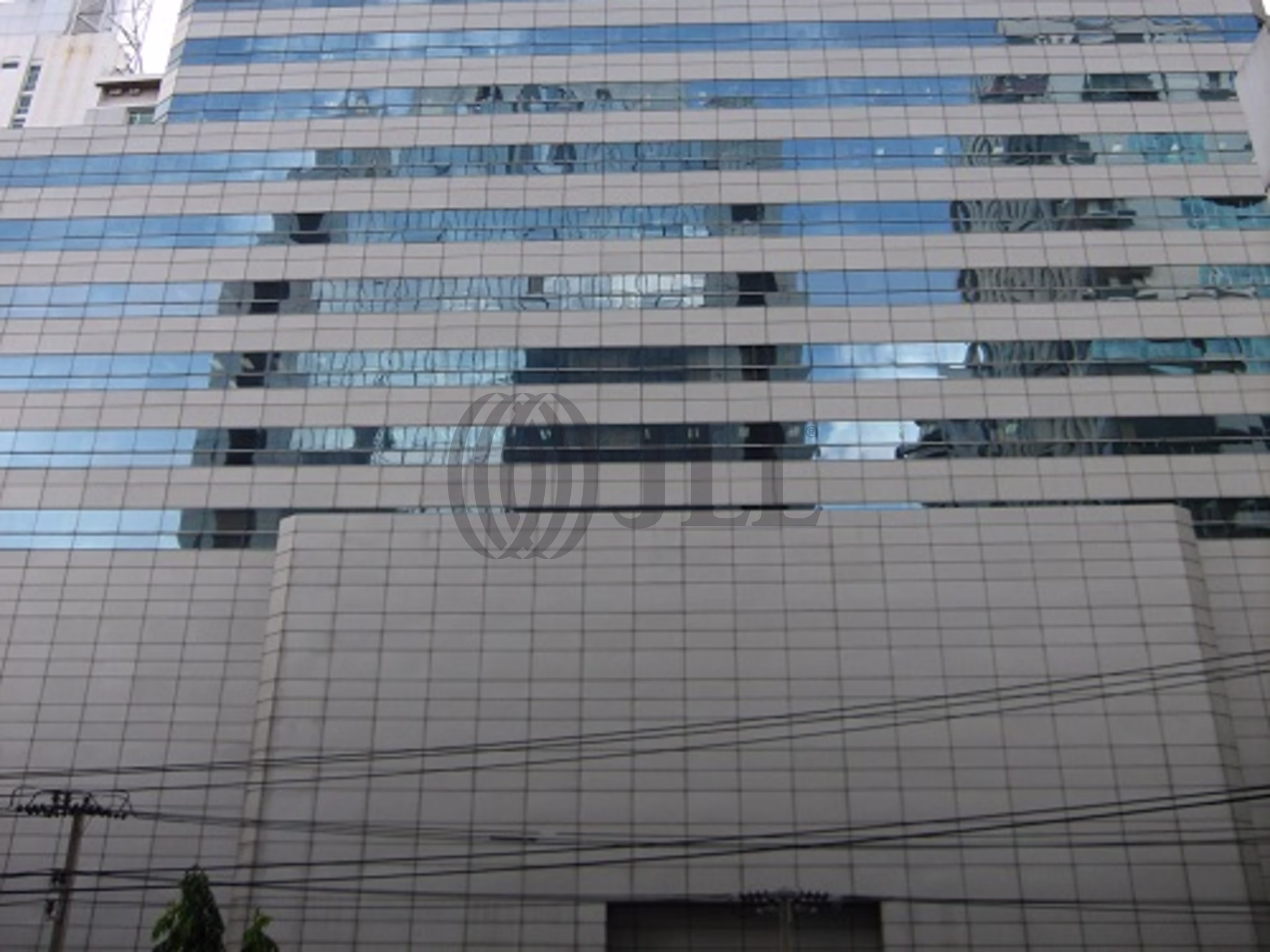 Serm-Mit Tower
