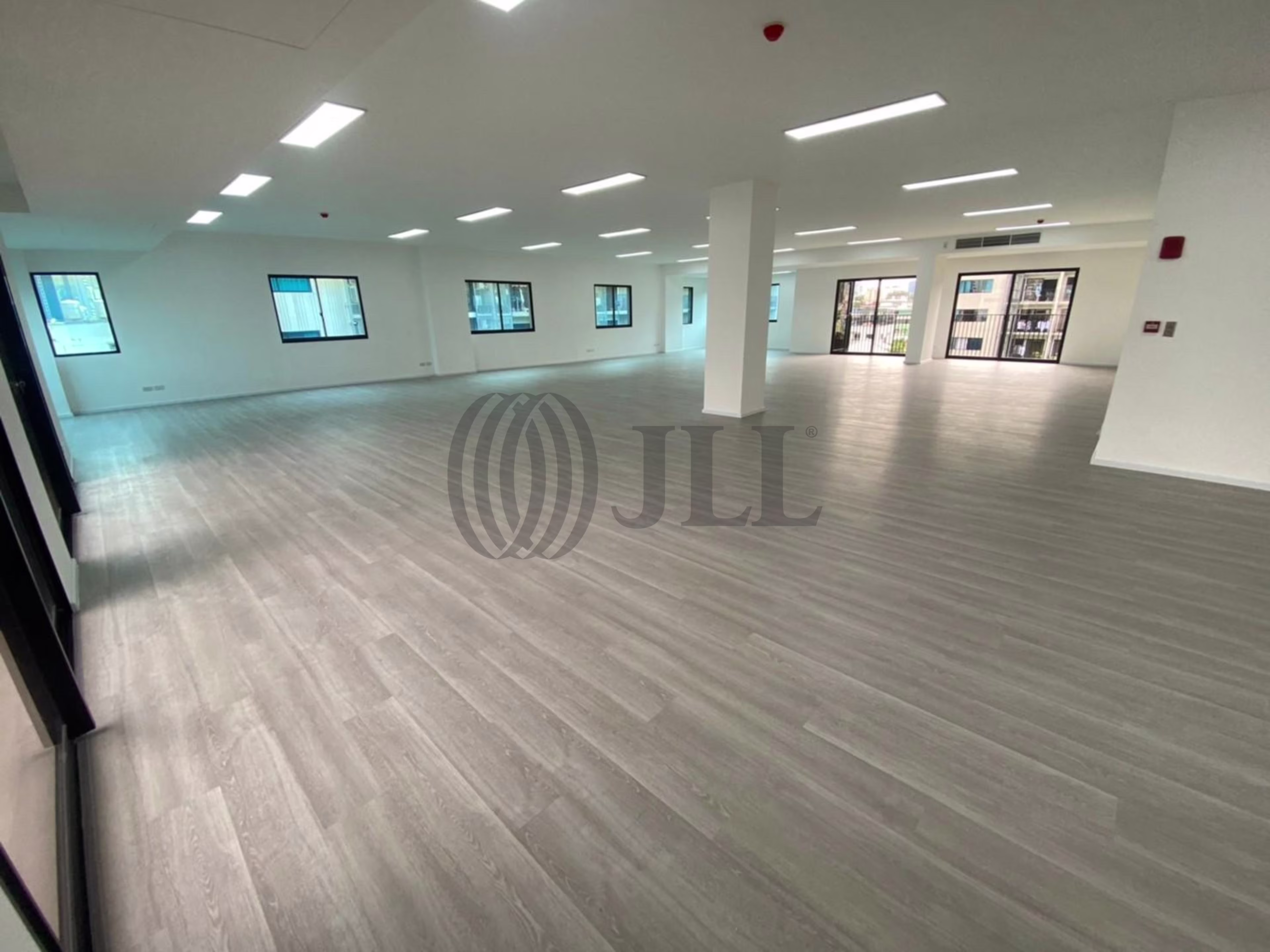 Blossom Office Sathon-Chroen Rat
