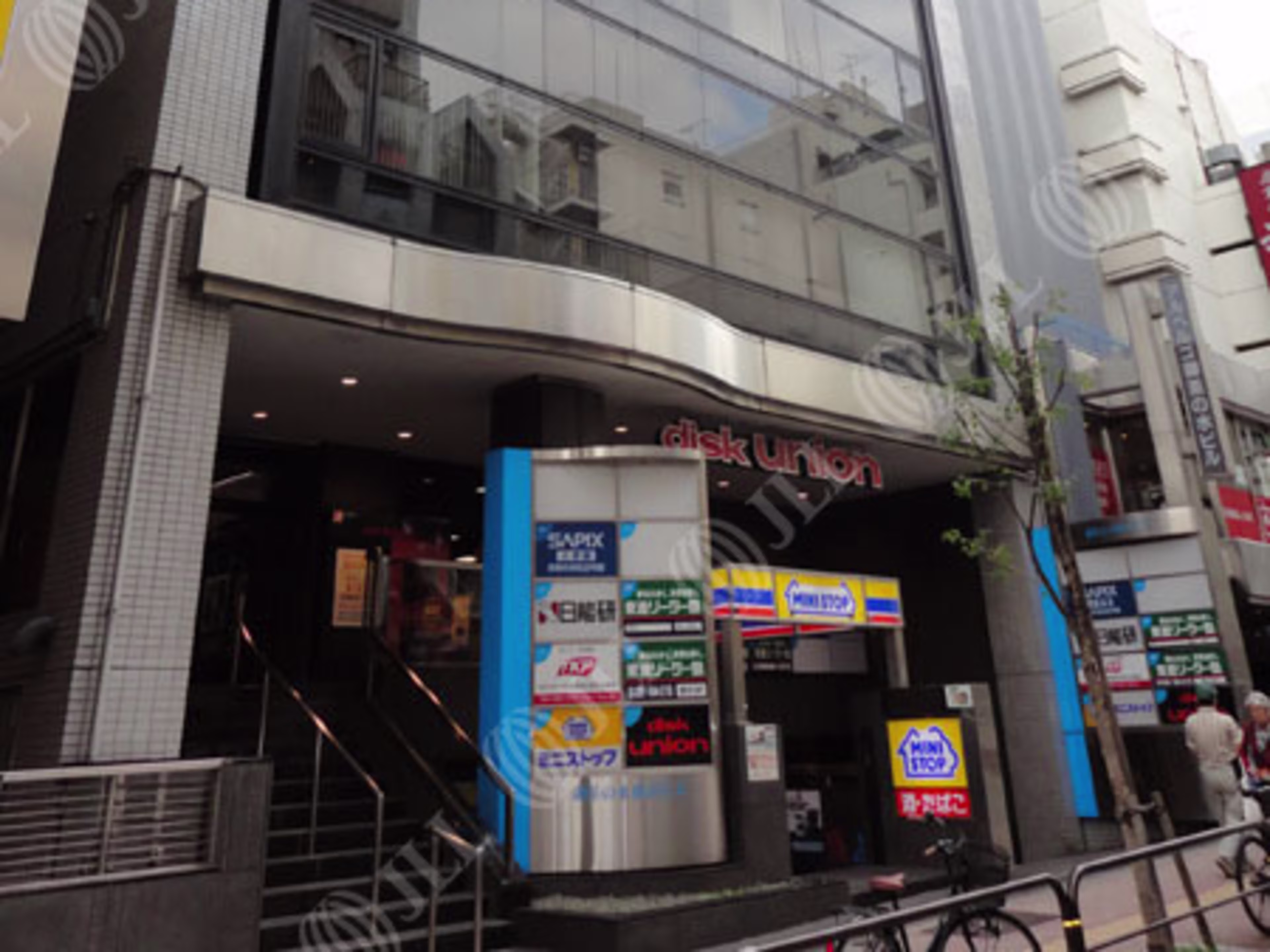 御茶ノ水駅前ビル