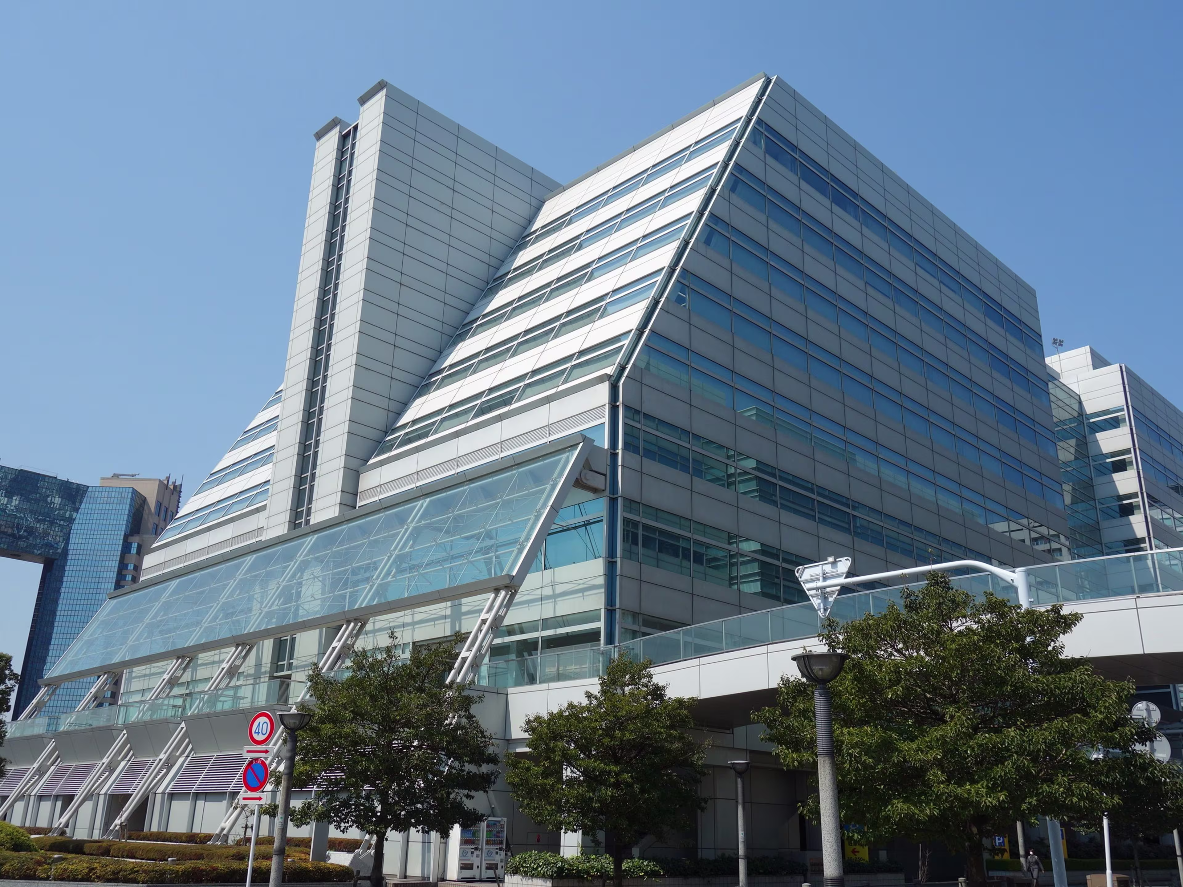 TFTビル西館