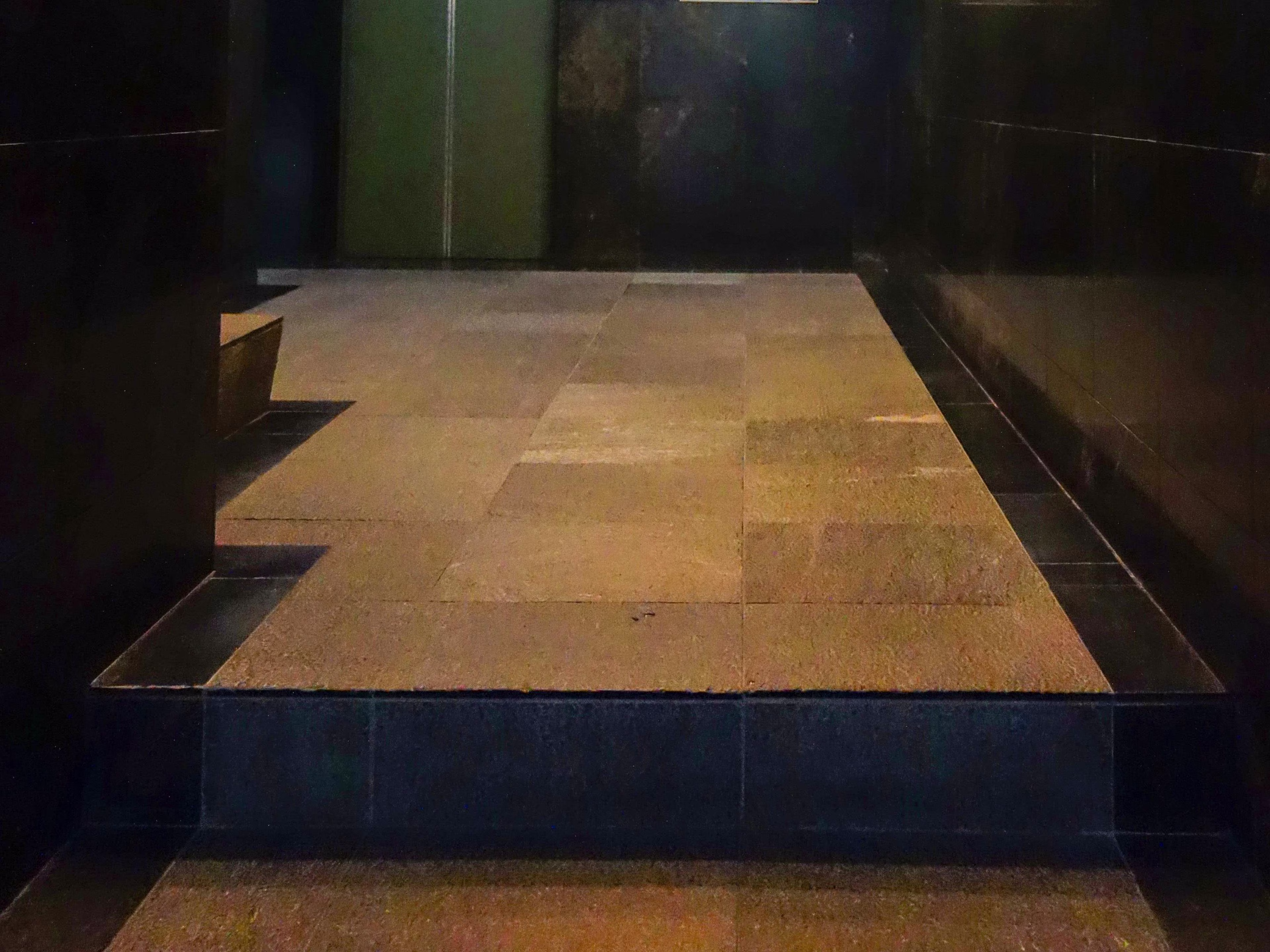 曙ビル（岩本町）