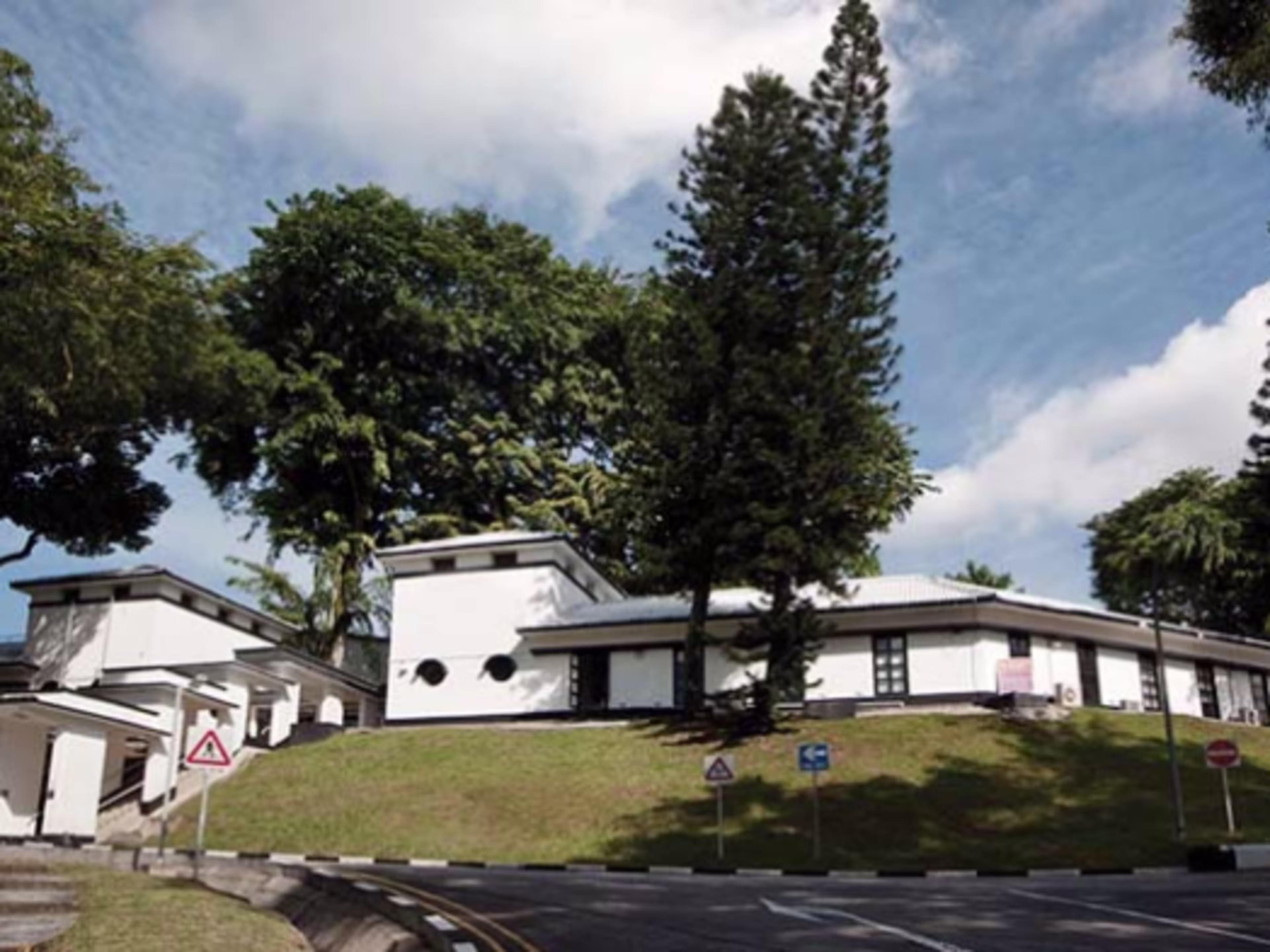 Phoenix Park - 300 Tanglin Road